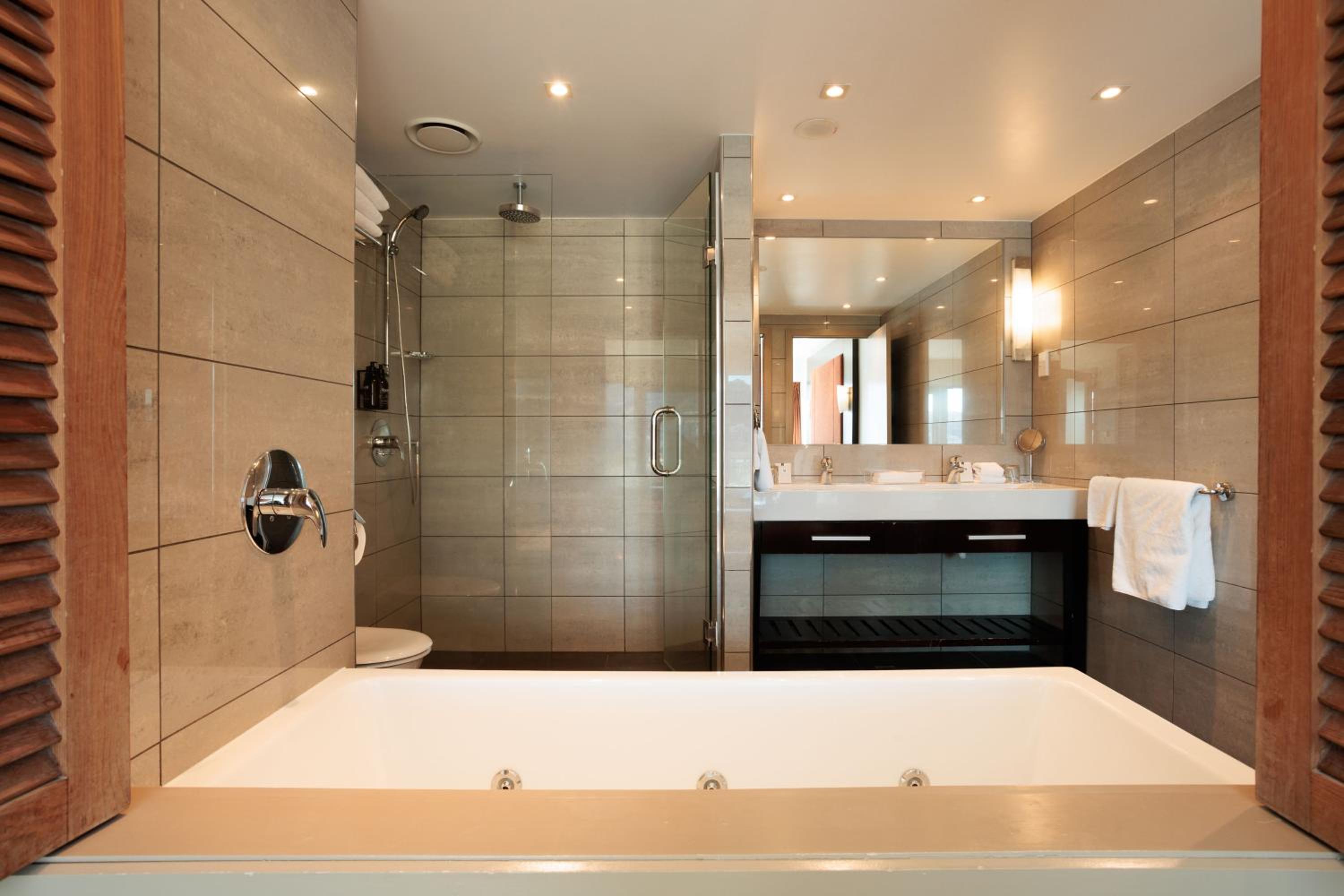 Junior Suite thumbnail 6