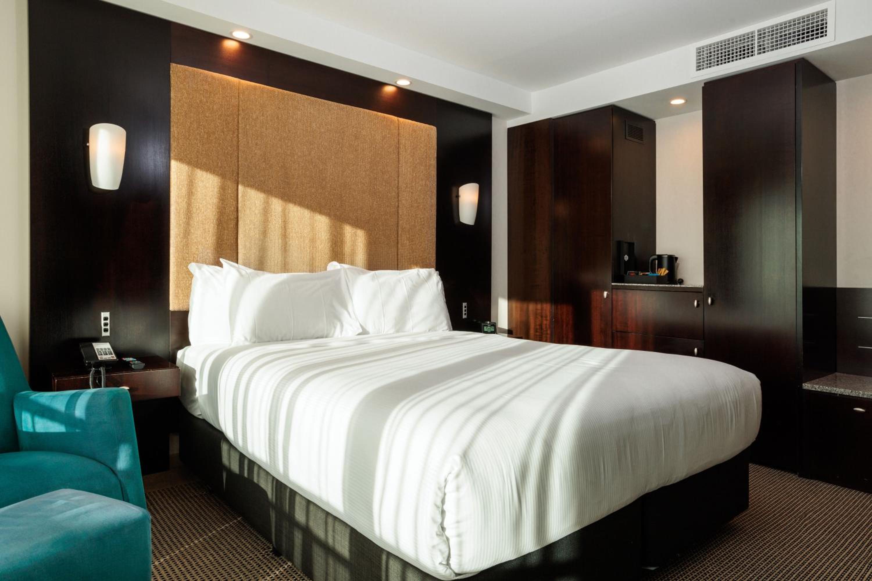 Deluxe Harbourview Twin
