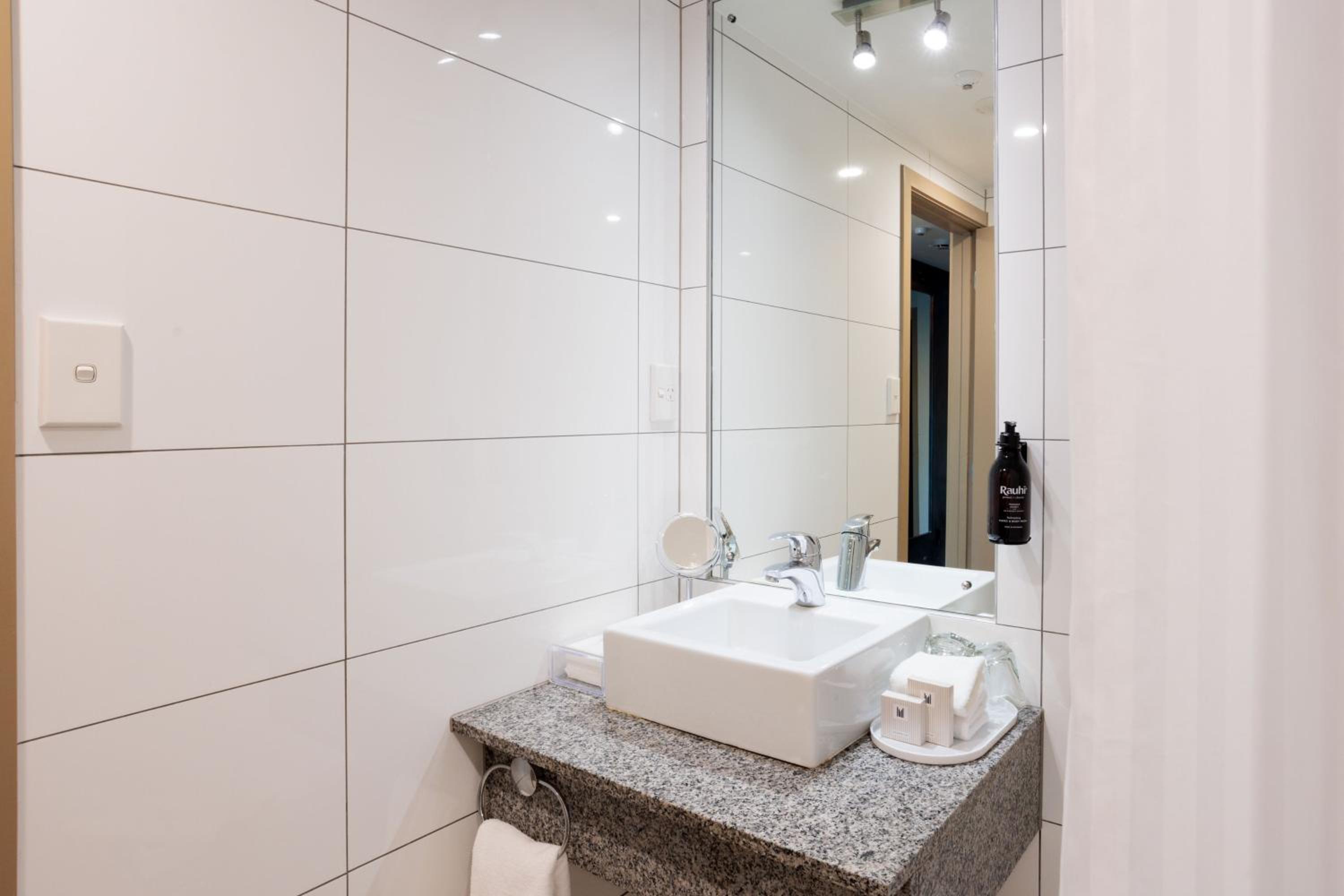 Deluxe Harbourview Twin