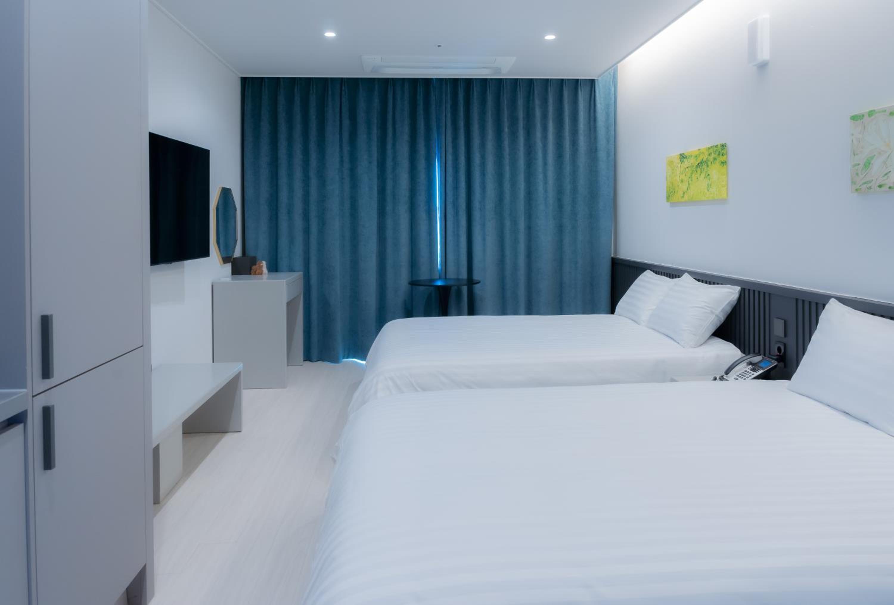 Premium Double Twin Room - Photo 4