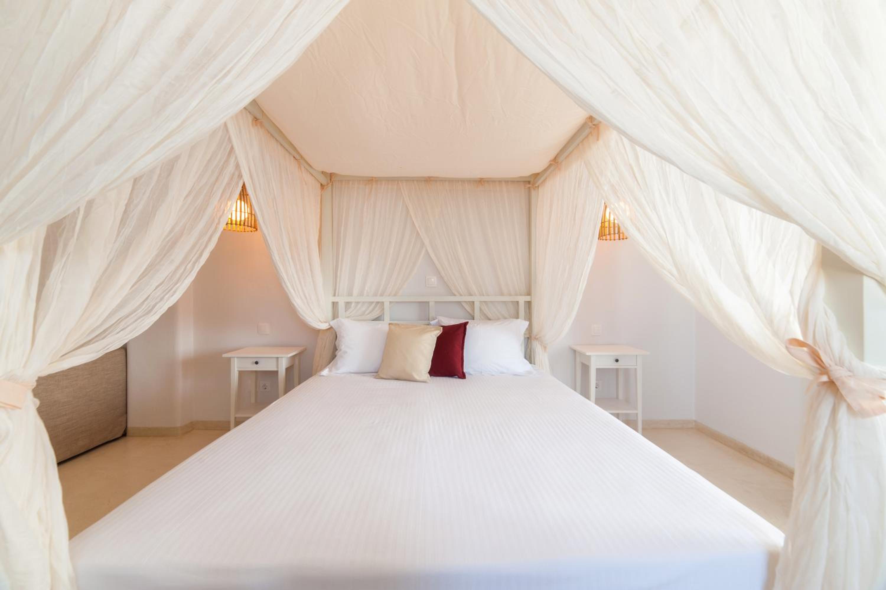 Superior Room with Sea View - Photo 2
