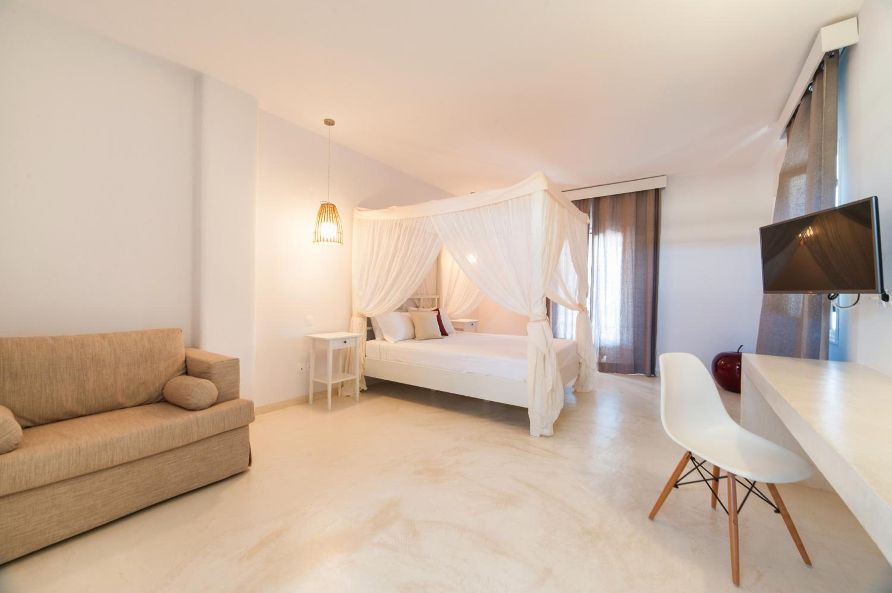Superior Room with Sea View - Photo 9