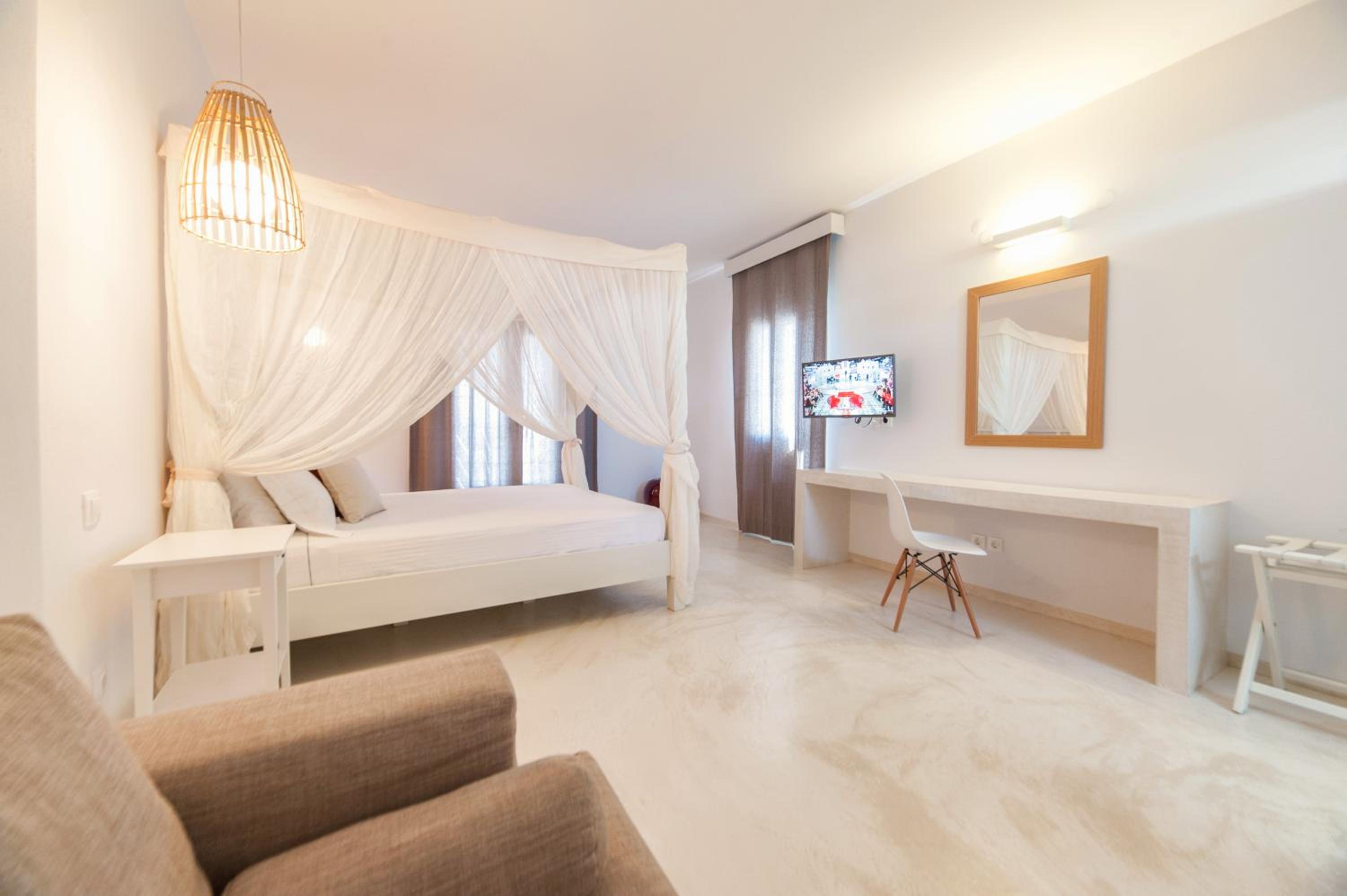 Superior Room with Sea View - Photo 8