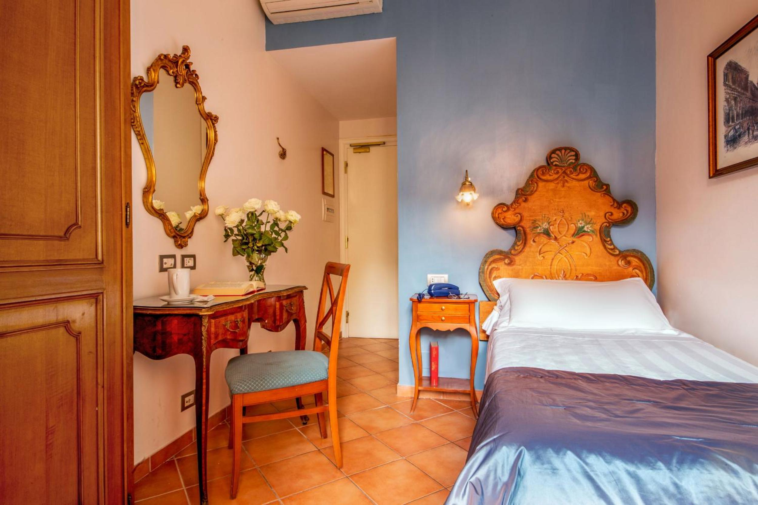 Single Room - Via dei Greci 23