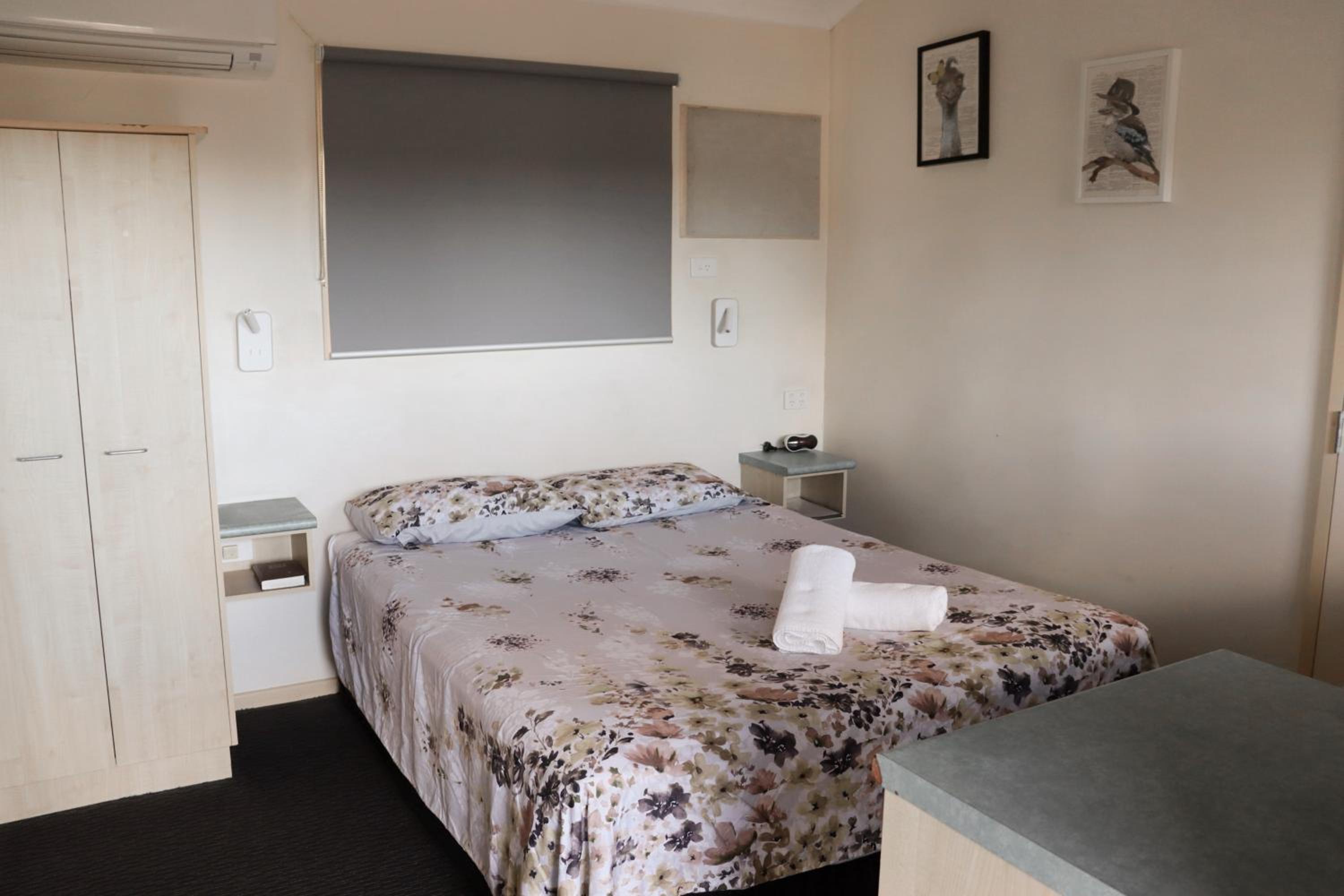 Standard Queen Room