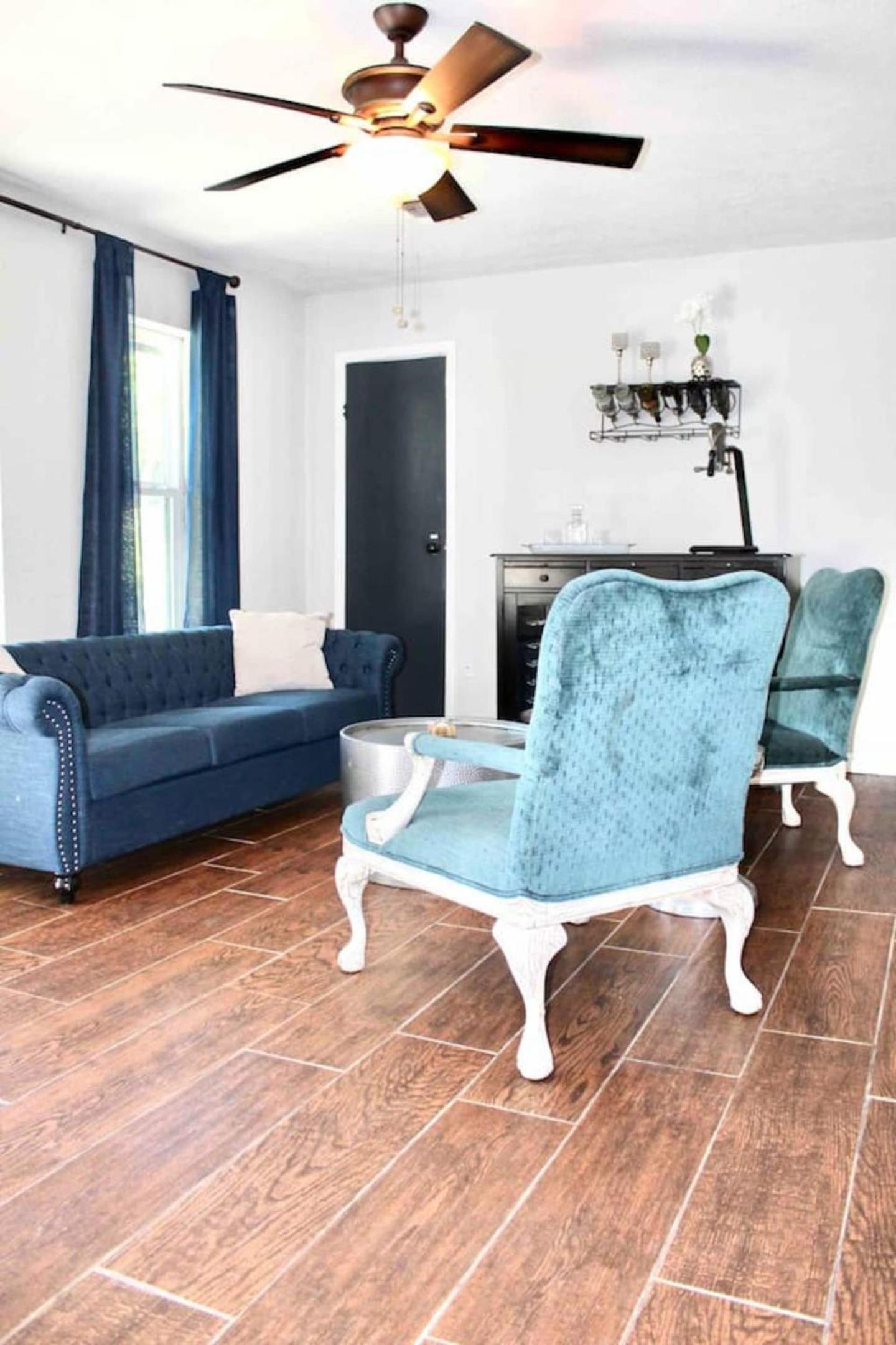 One-Bedroom House photo 1
