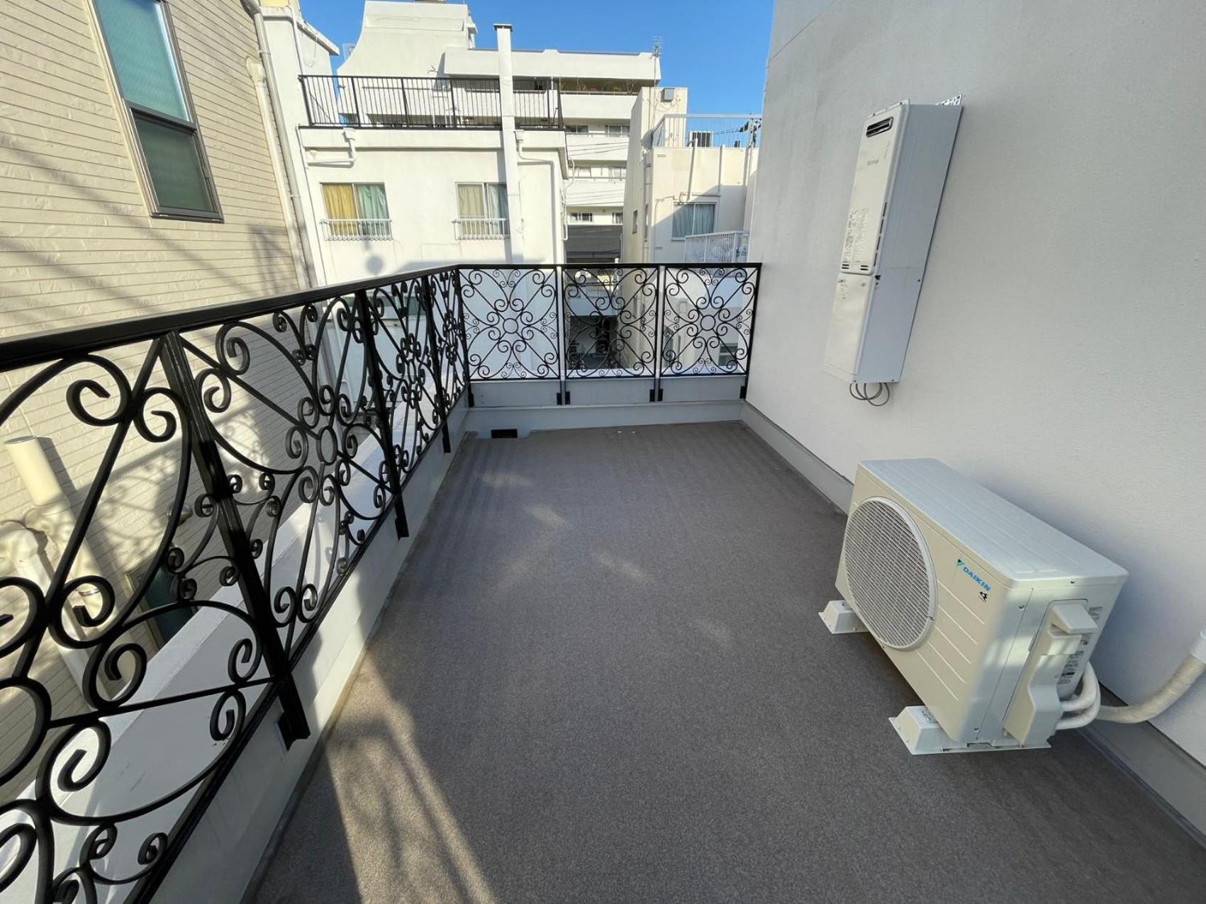 Apartment photo 2