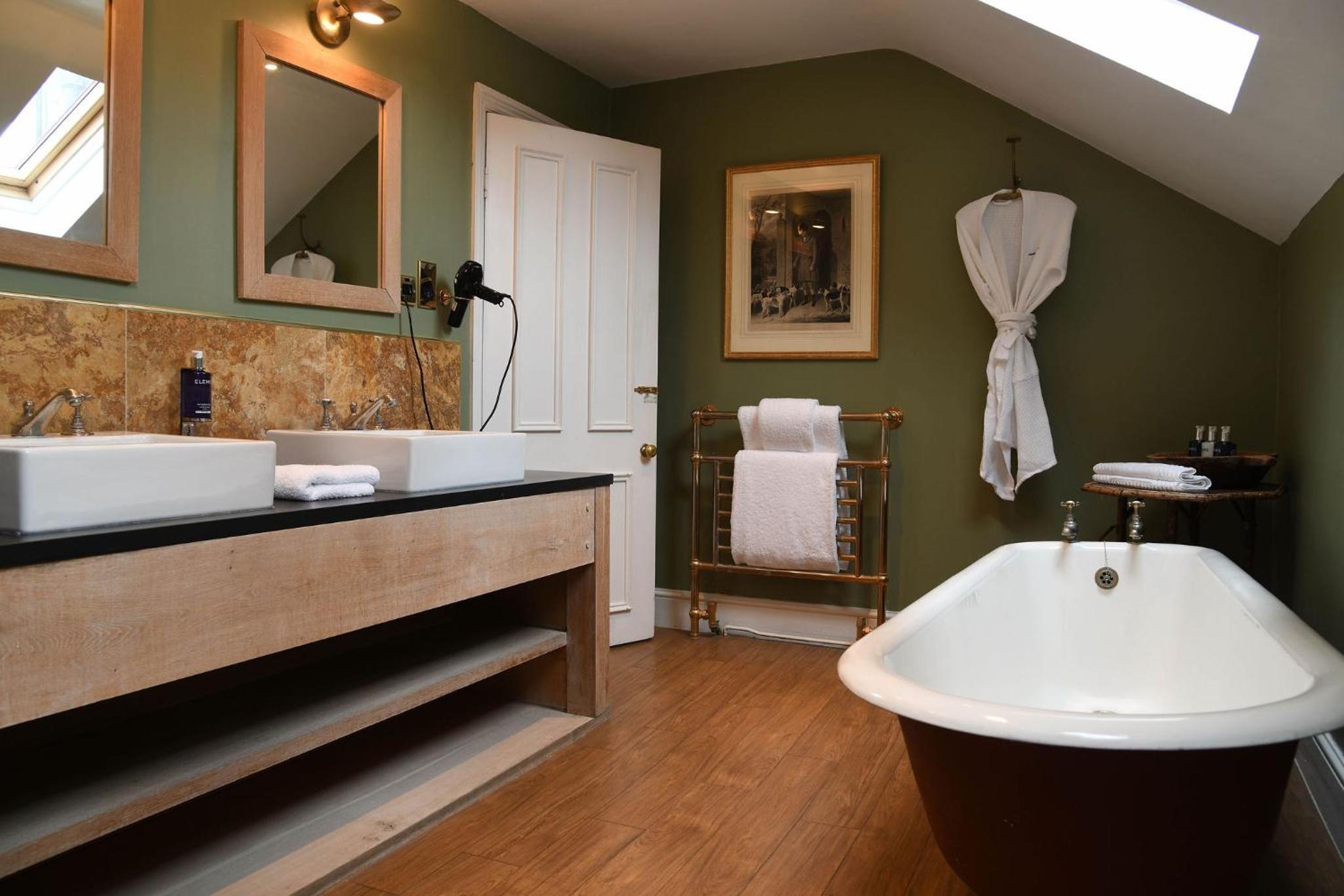 Two Bedrooms Suite - Photo 2