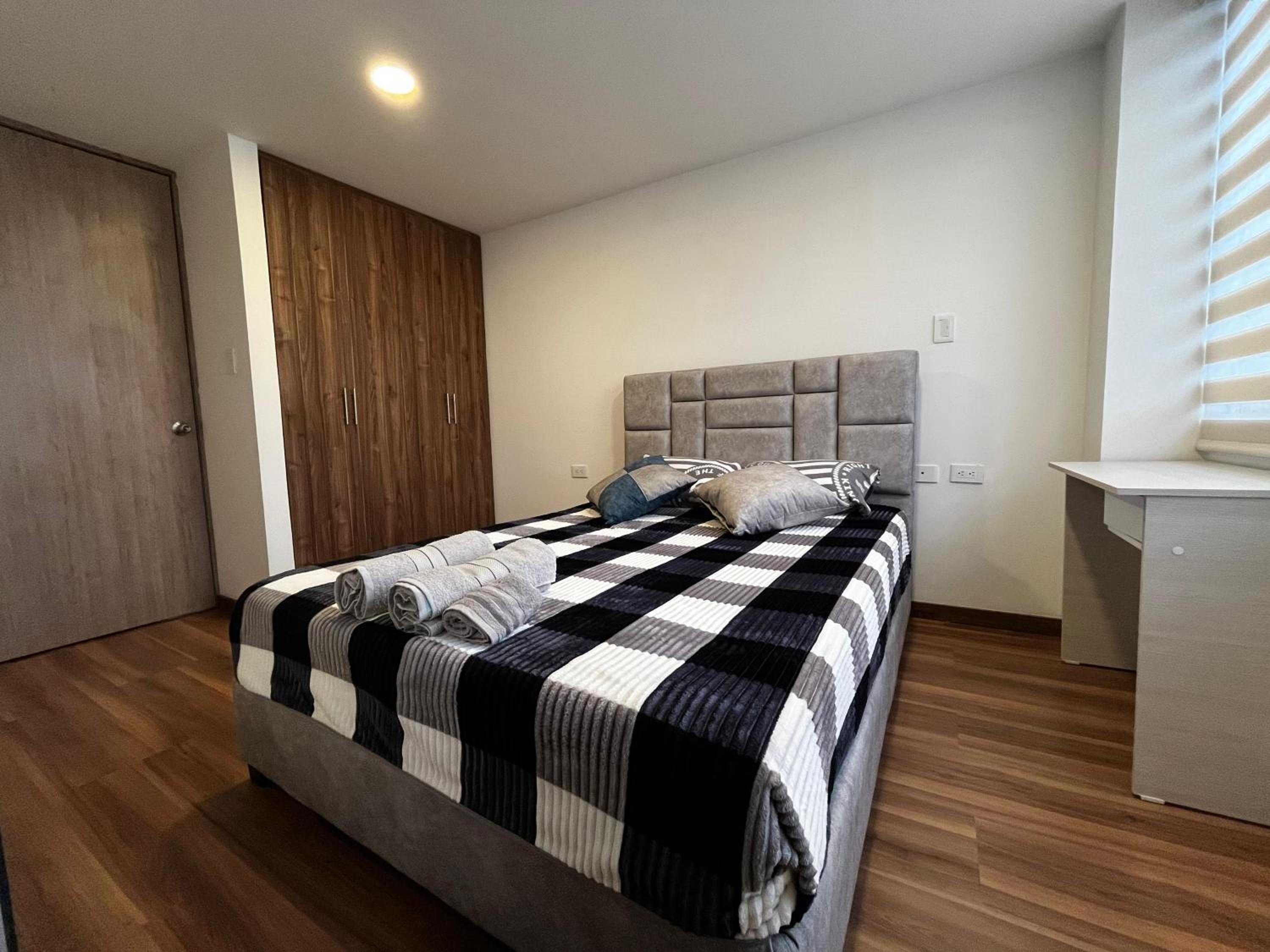 One-Bedroom Apartment photo 1