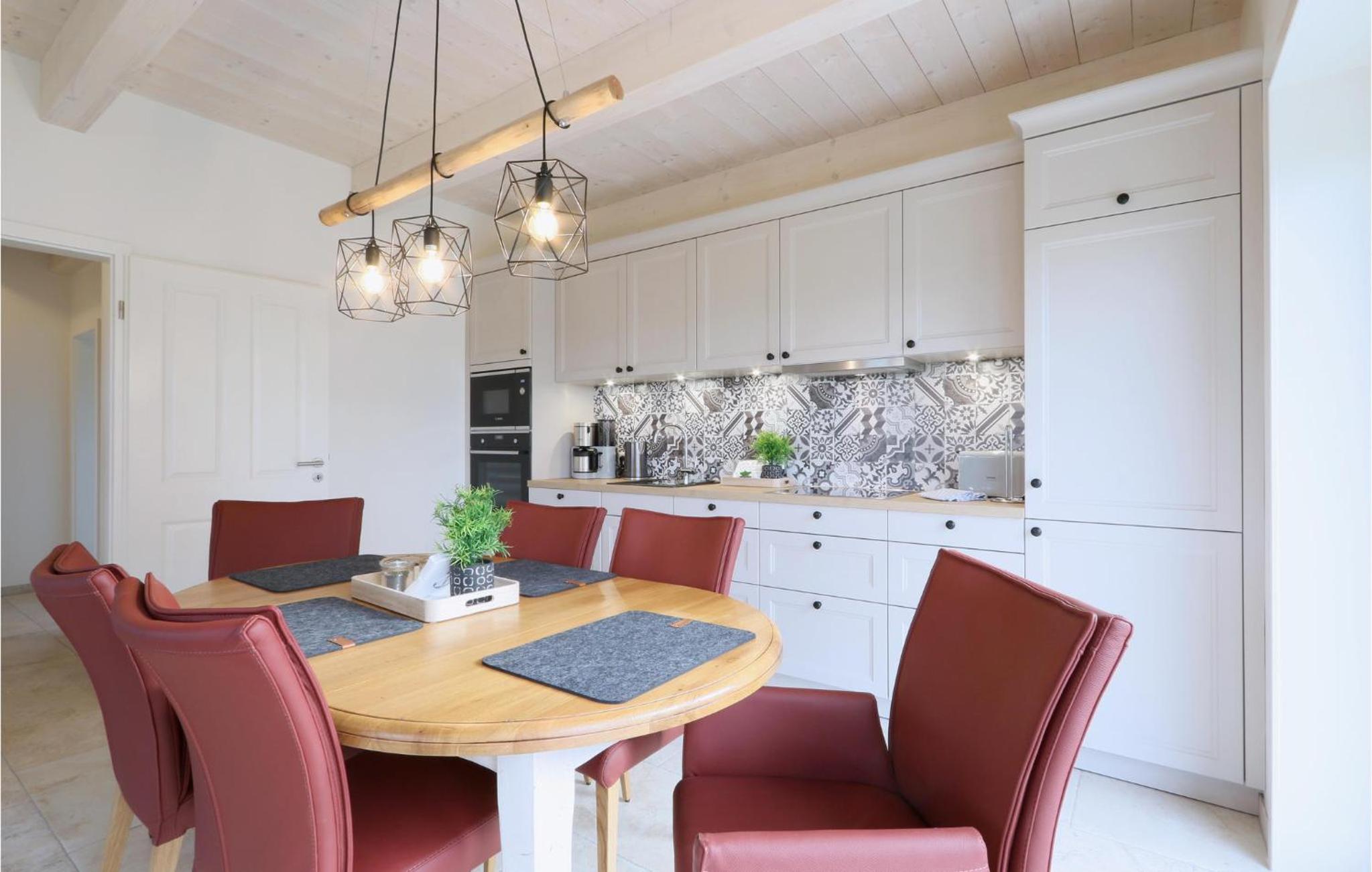 Three-Bedroom Vacation Home  photo 3