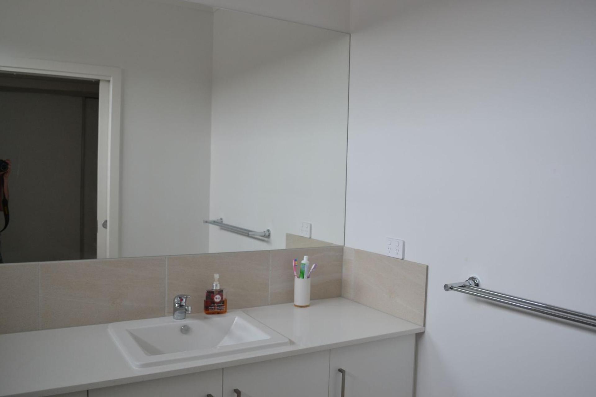 Three-Bedroom House photo 3