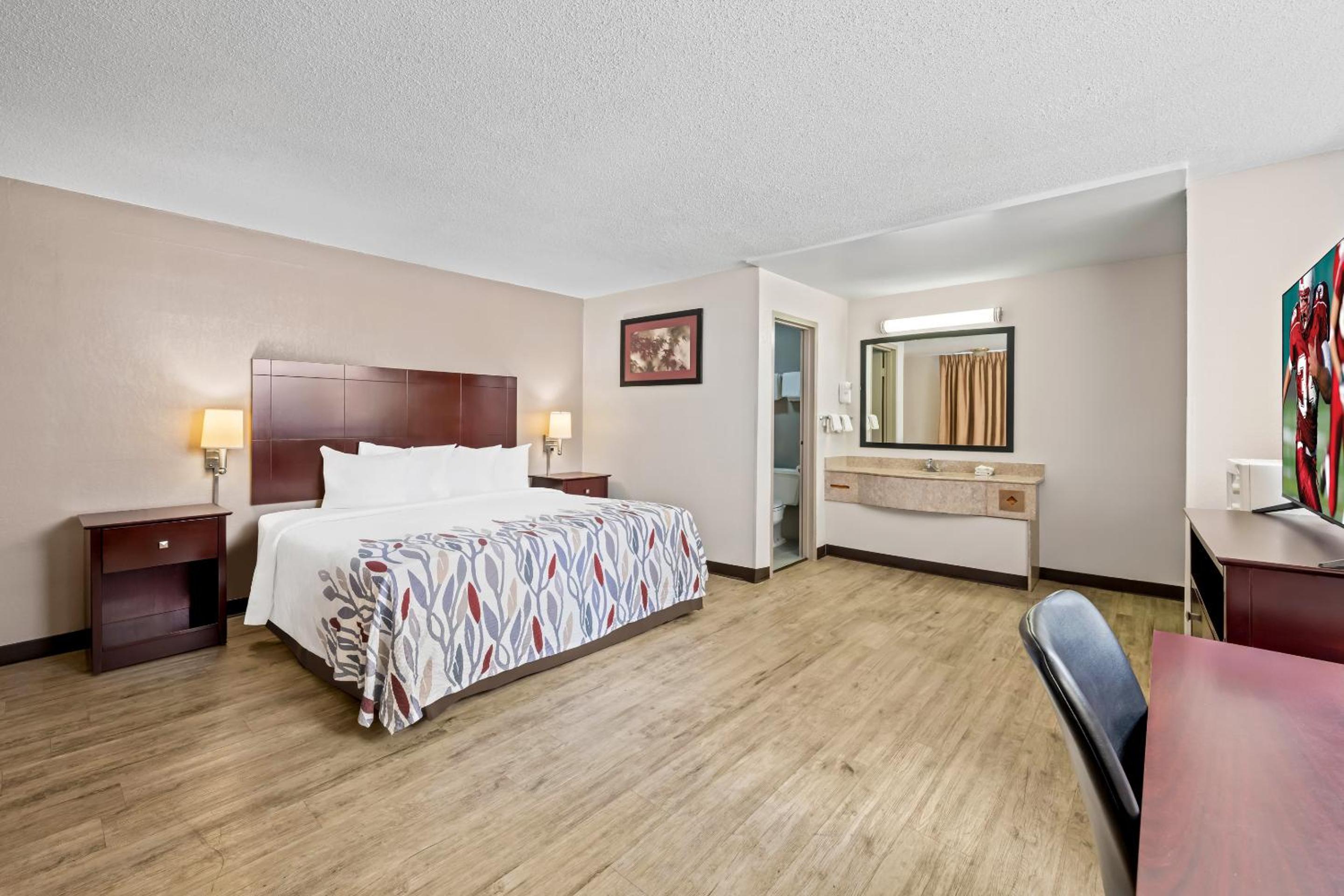 Deluxe King Room Non-Smoking - Photo 2