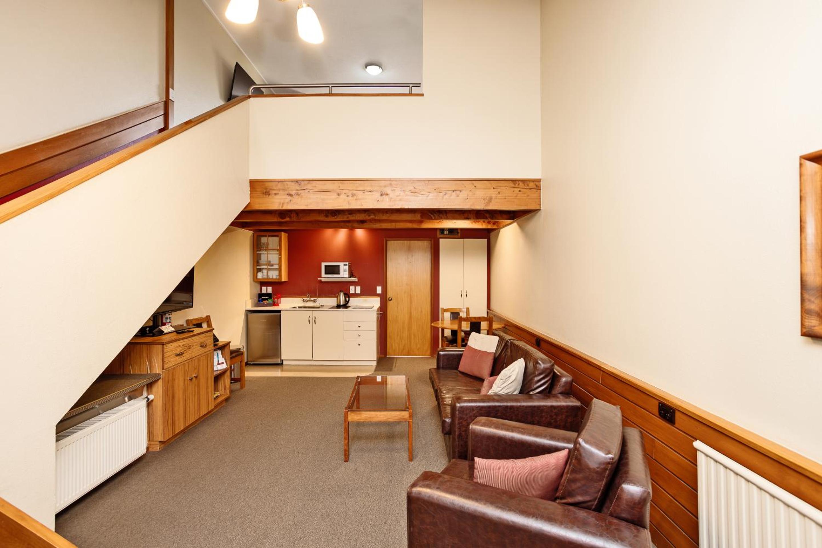 One-Bedroom Apartment - Photo 1