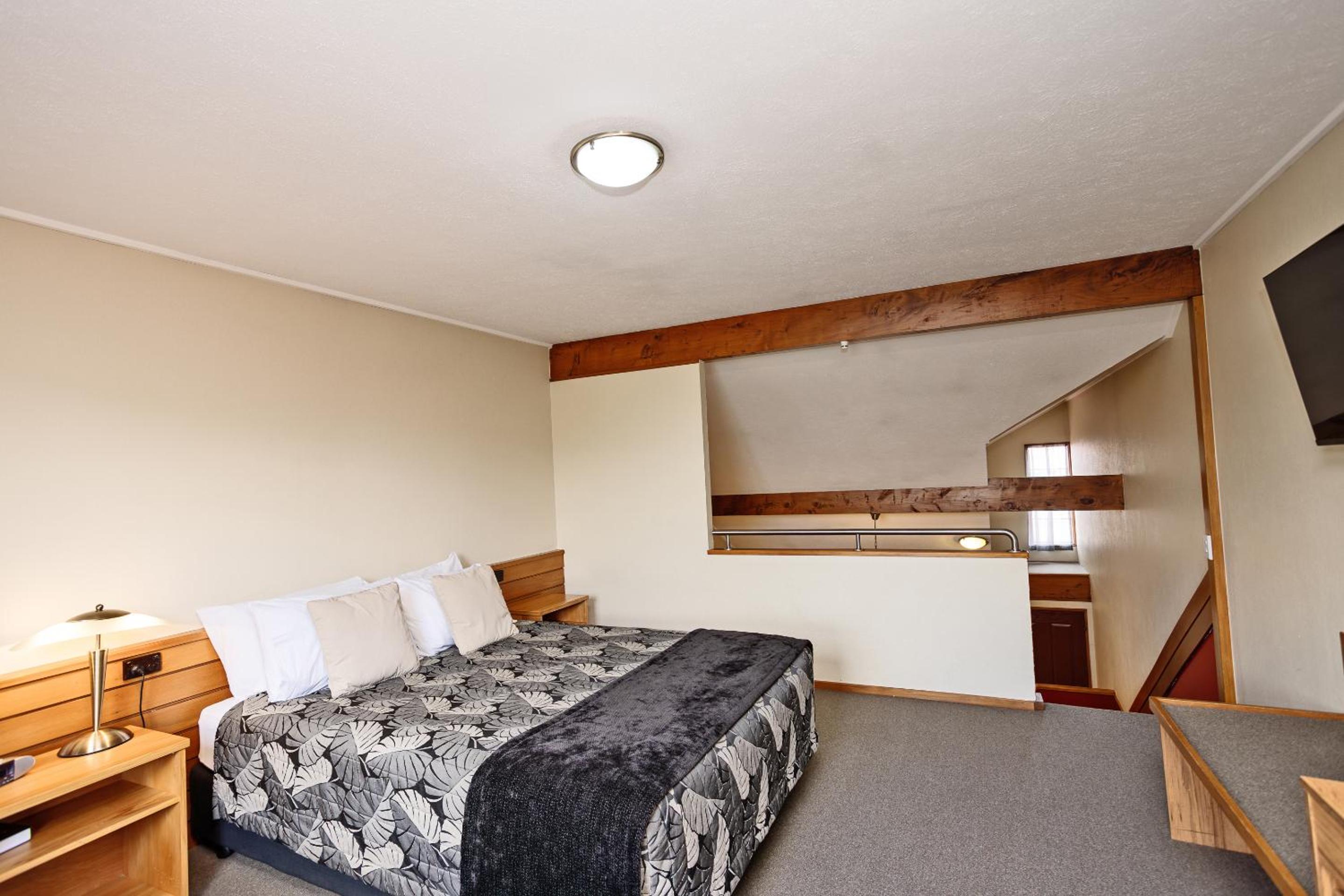 One-Bedroom Apartment - Photo 8