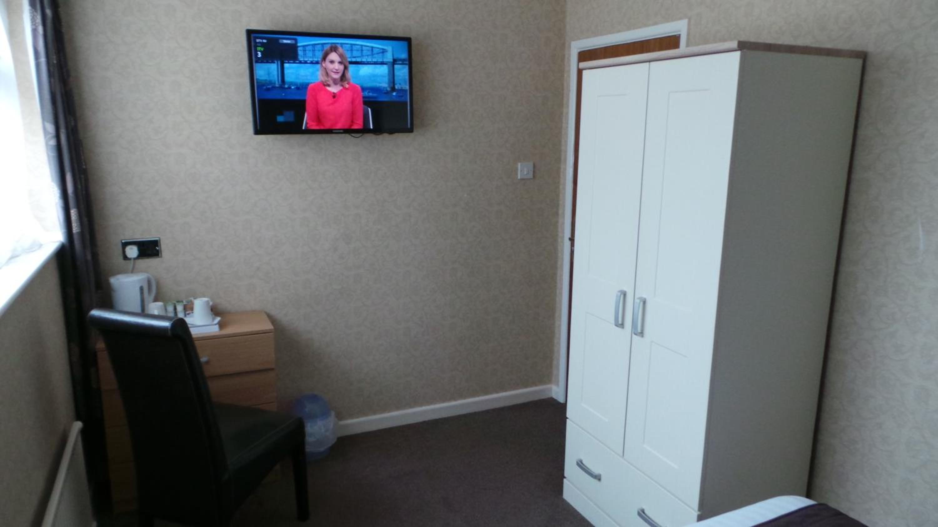 Twin Room - Photo 6