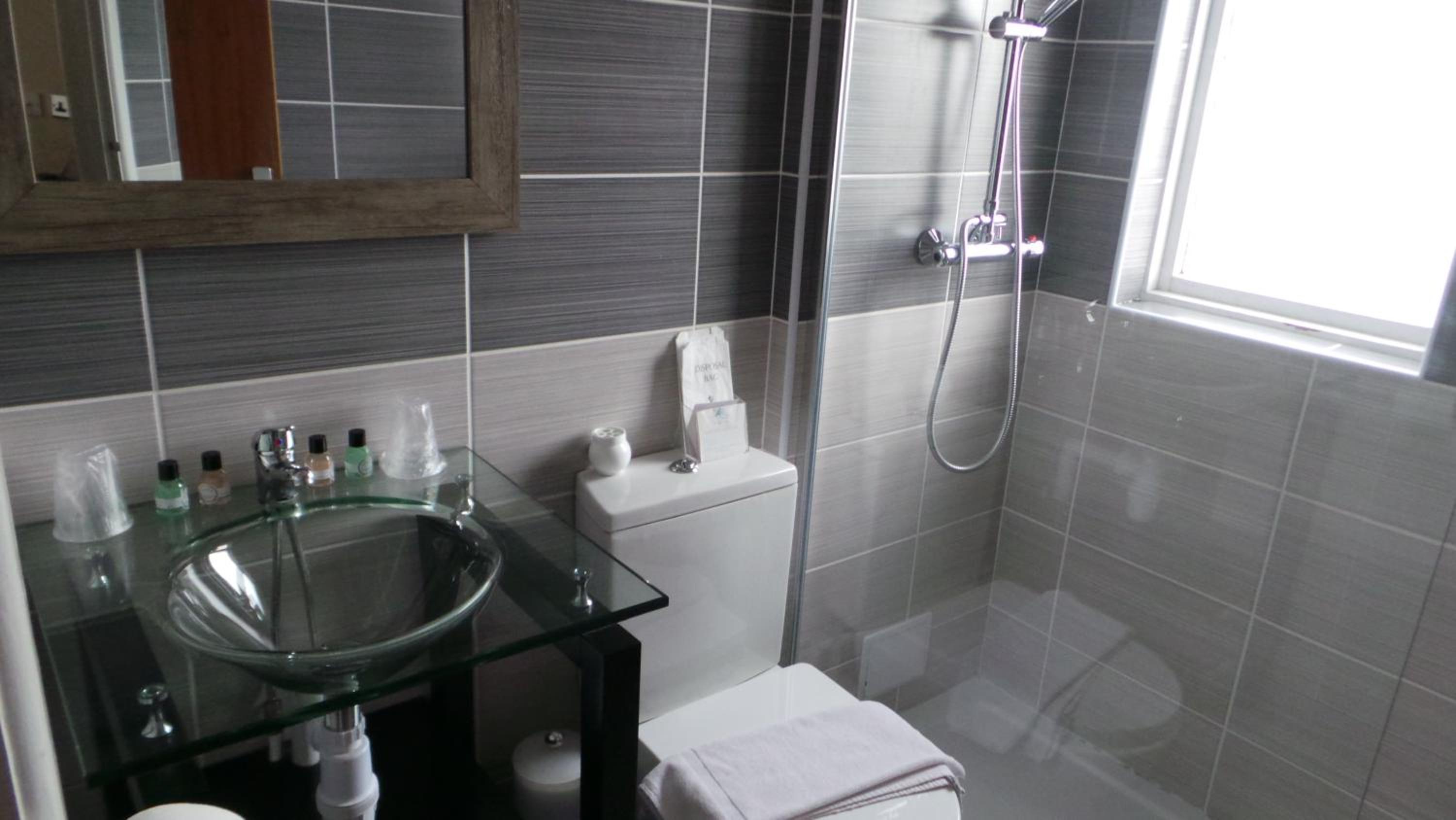 Twin Room - Photo 7