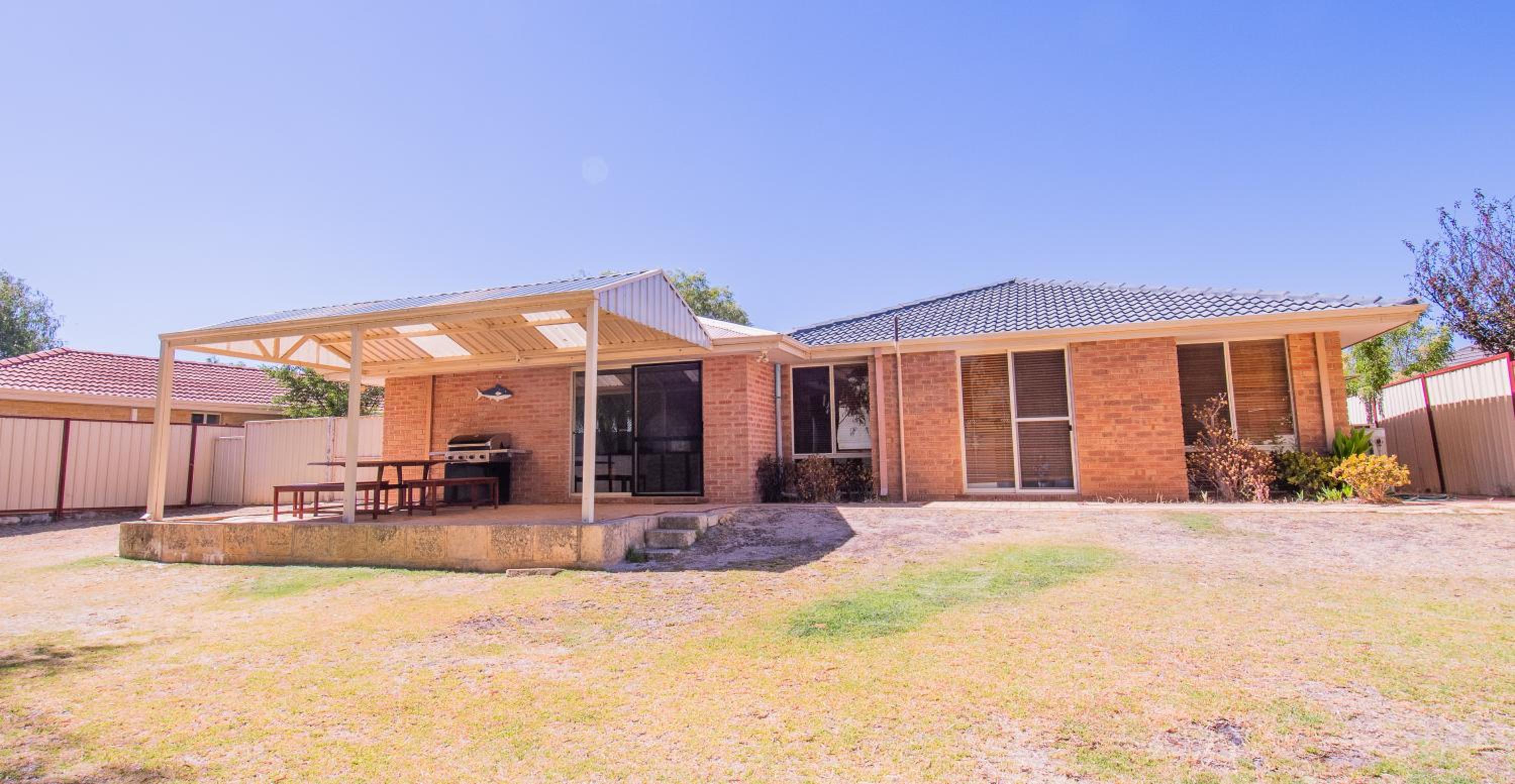 Three-Bedroom House photo 2