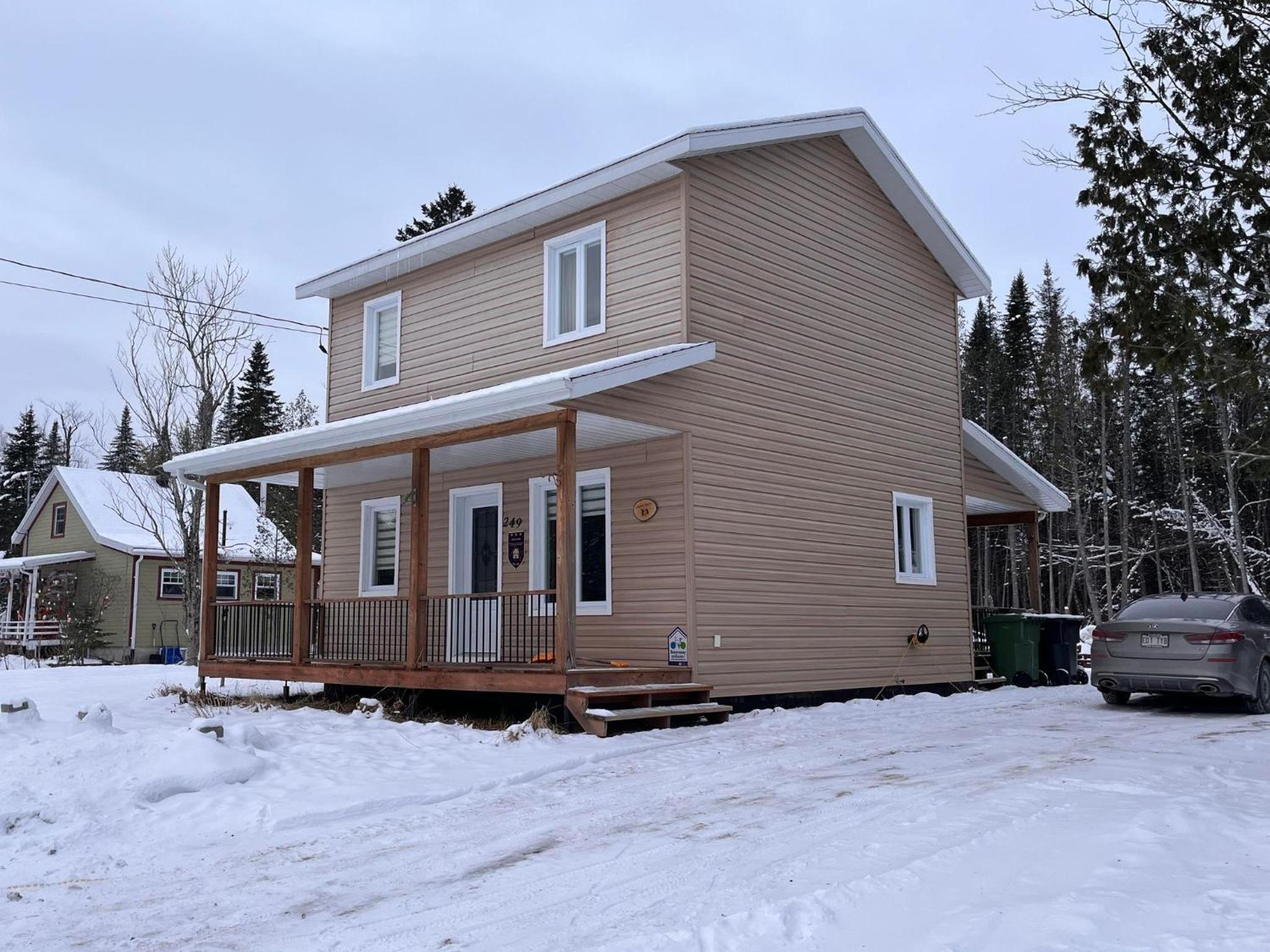 Three-Bedroom Chalet photo 2
