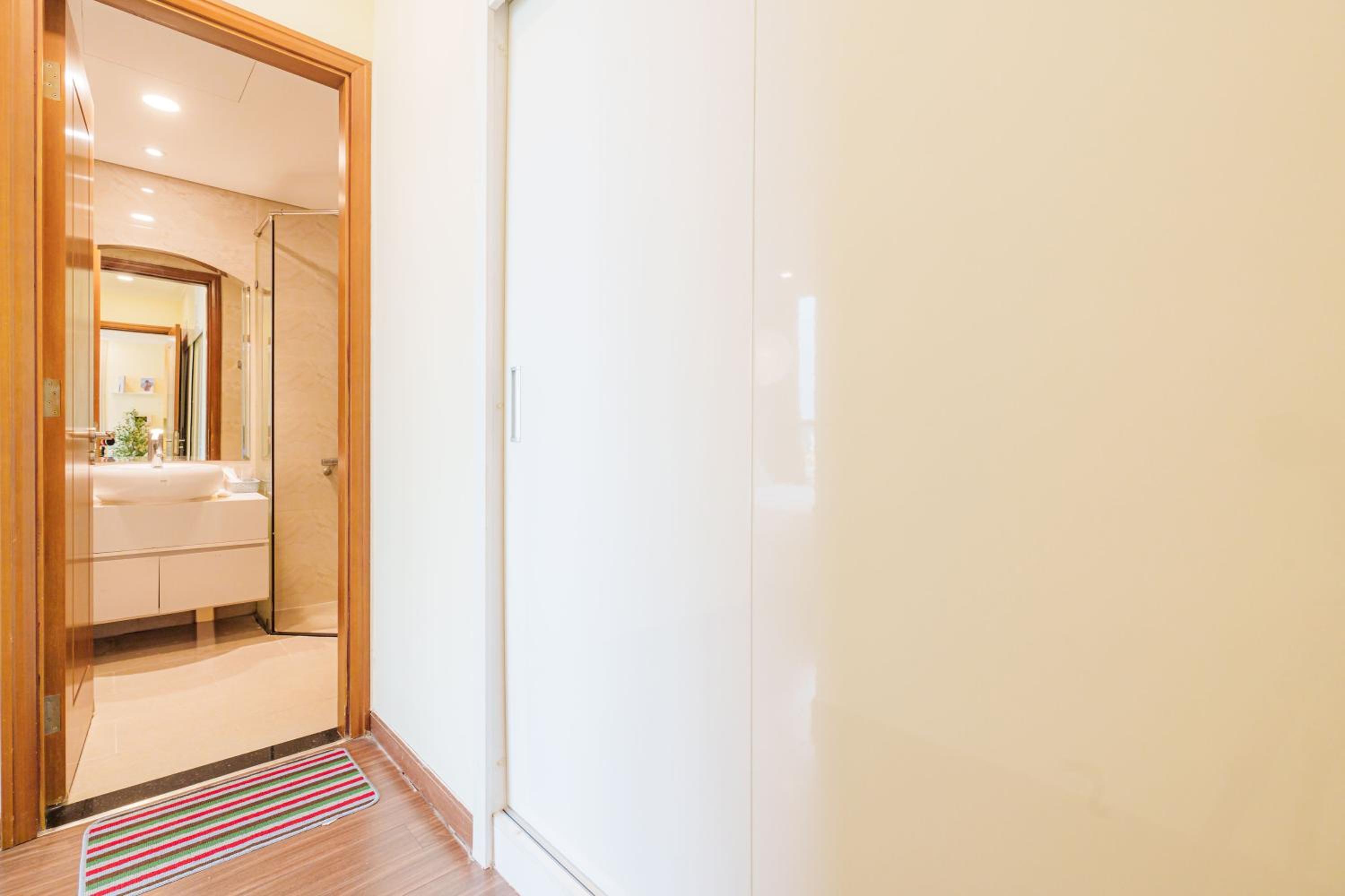 Two-Bedroom Apartment with Balcony photo 3