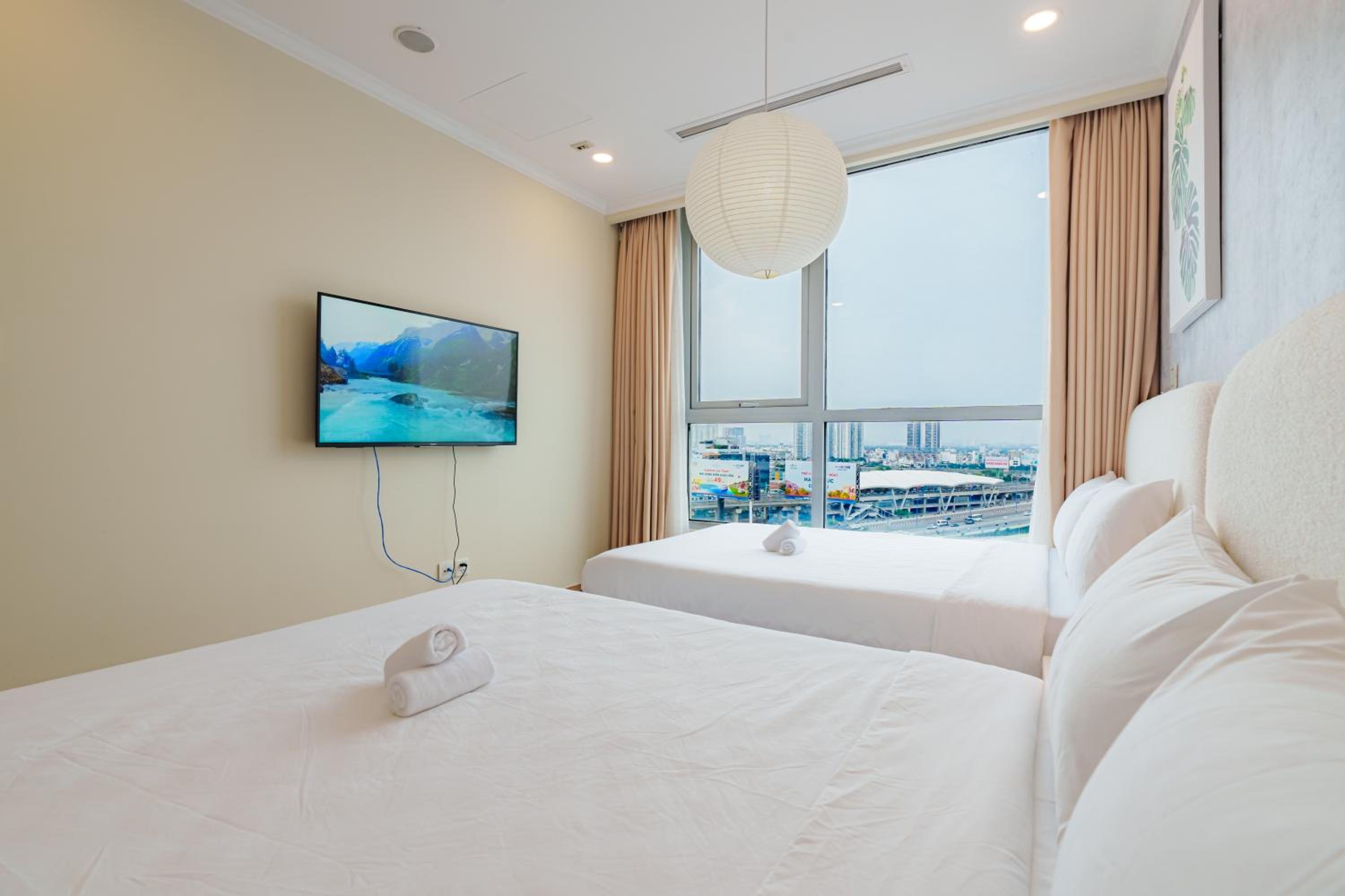 Two-Bedroom Apartment with Balcony photo 2