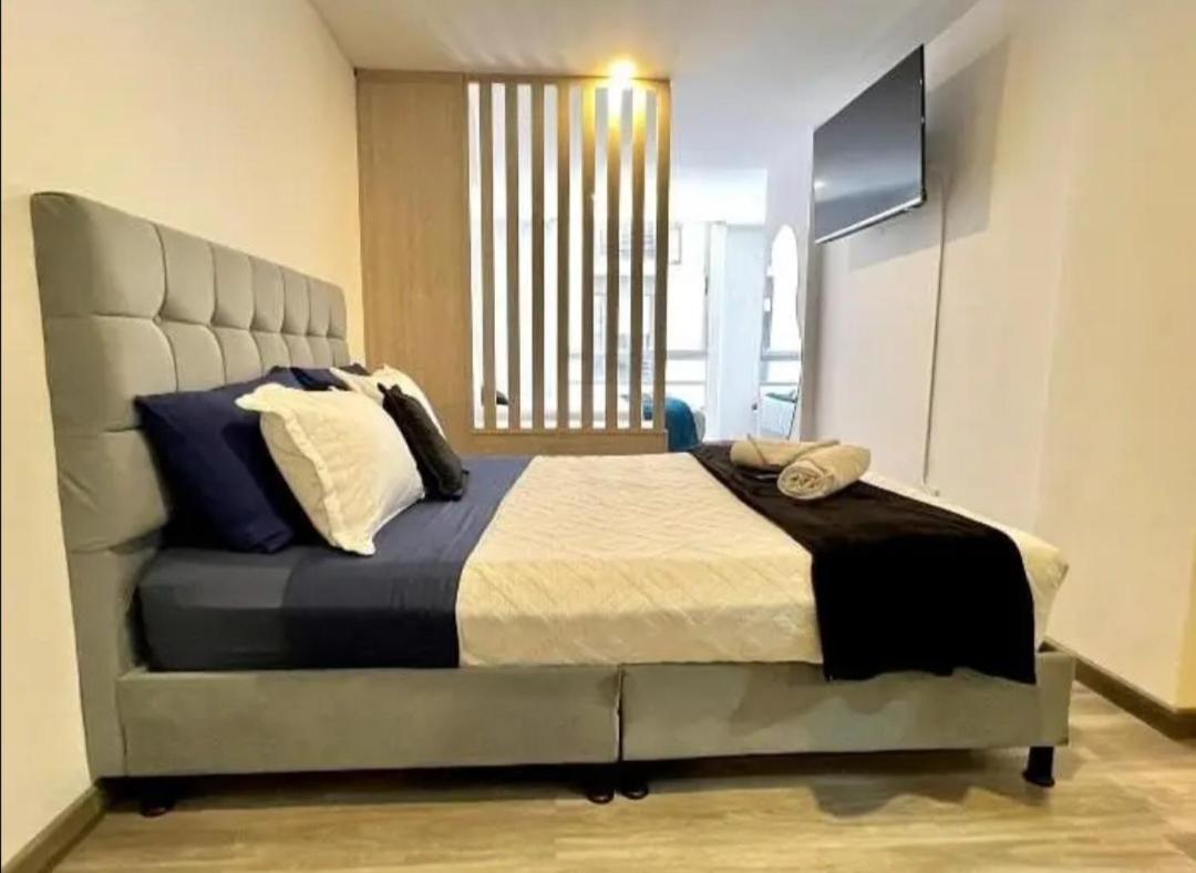 One-Bedroom Apartment photo 1