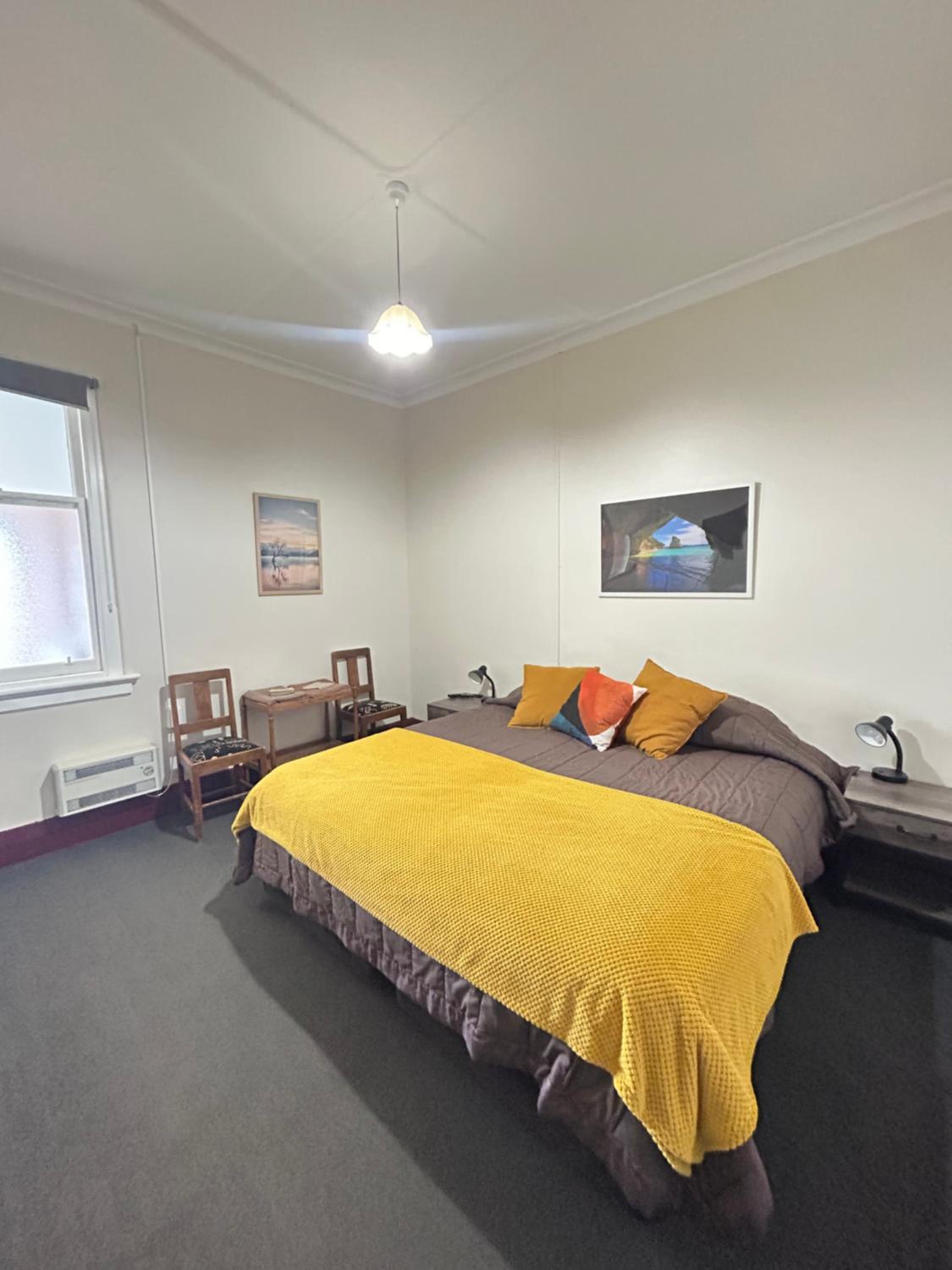 Deluxe King Room - Photo 4
