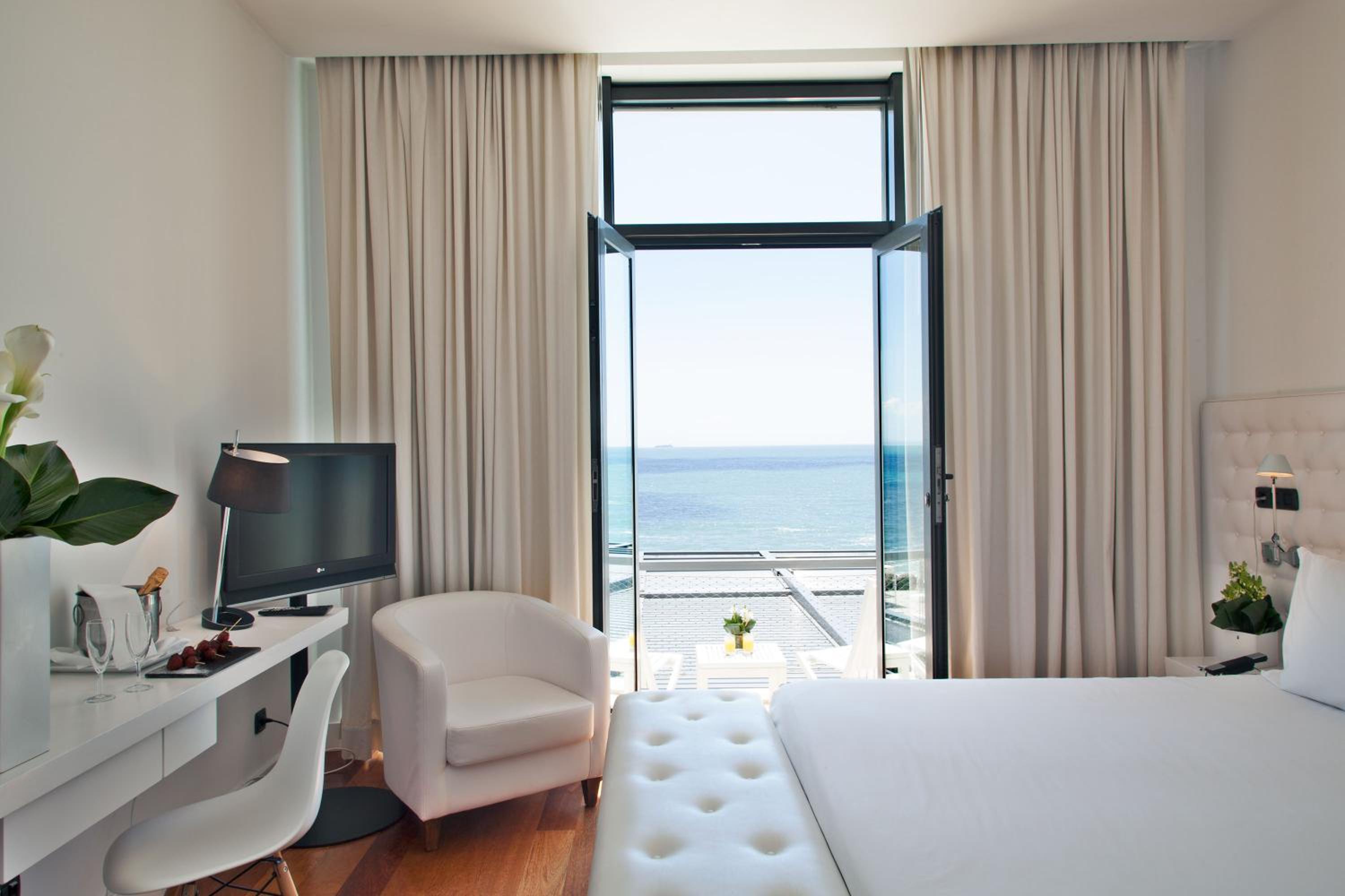 Deluxe Twin Room - Photo 3