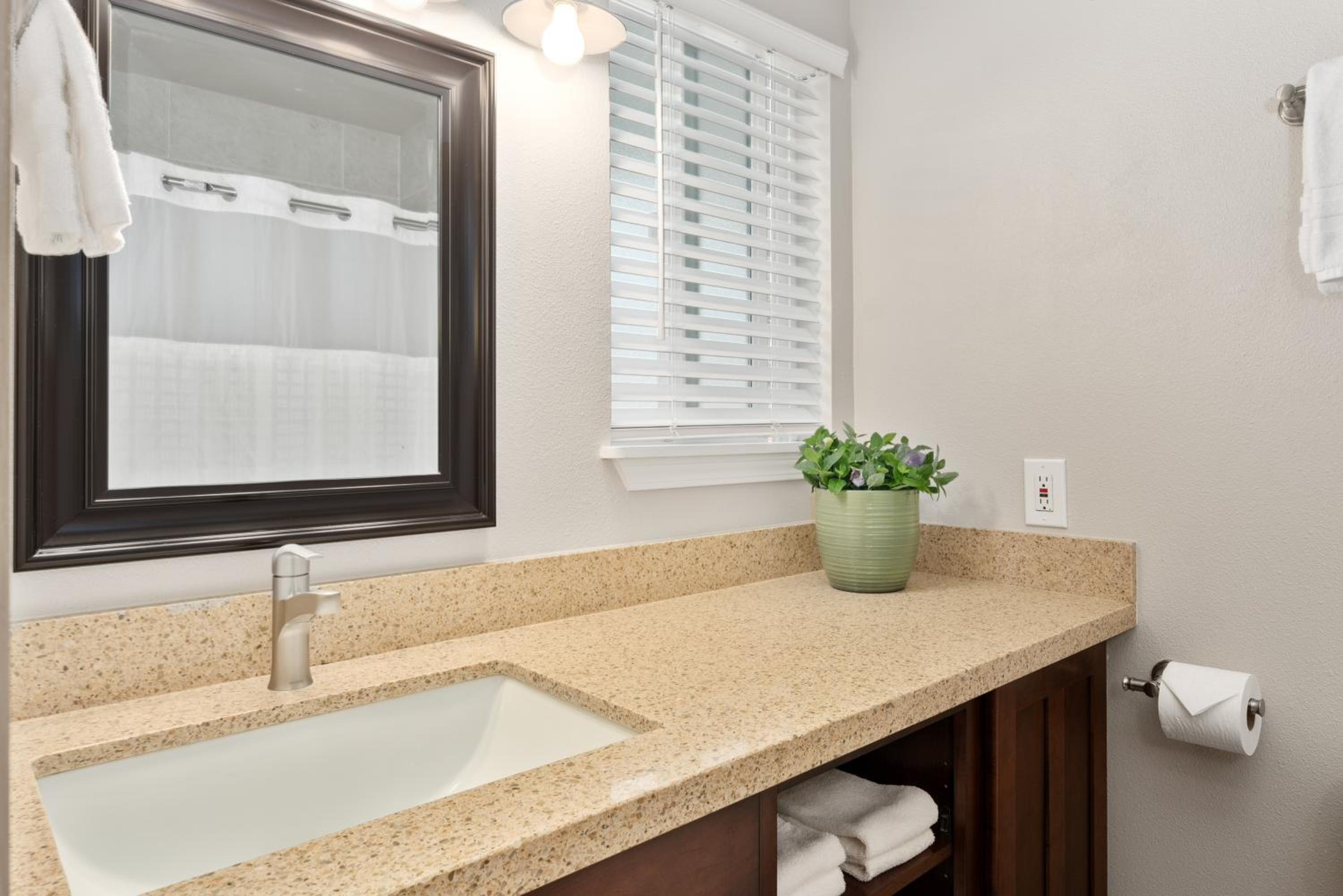 Studio with Kitchenette - Photo 11