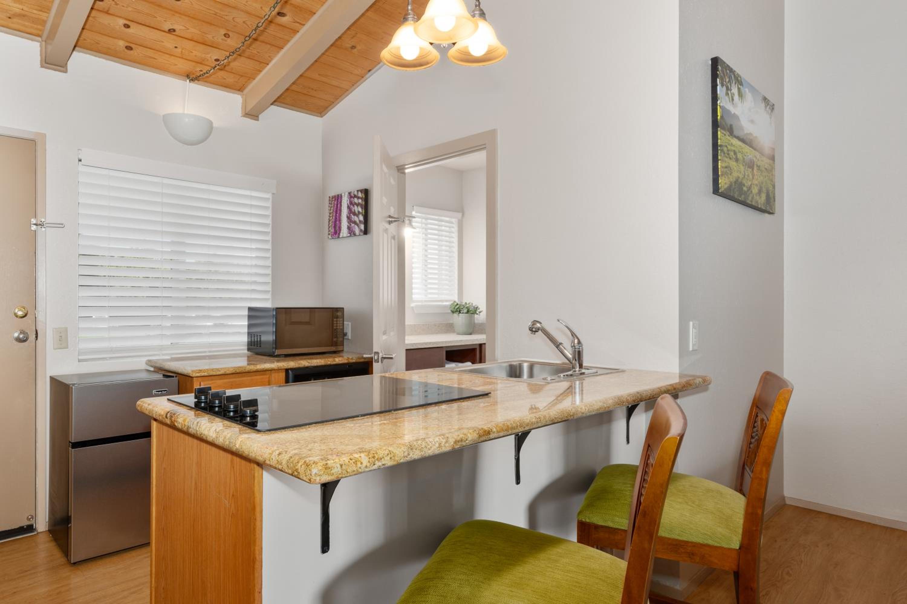 Studio with Kitchenette - Photo 12