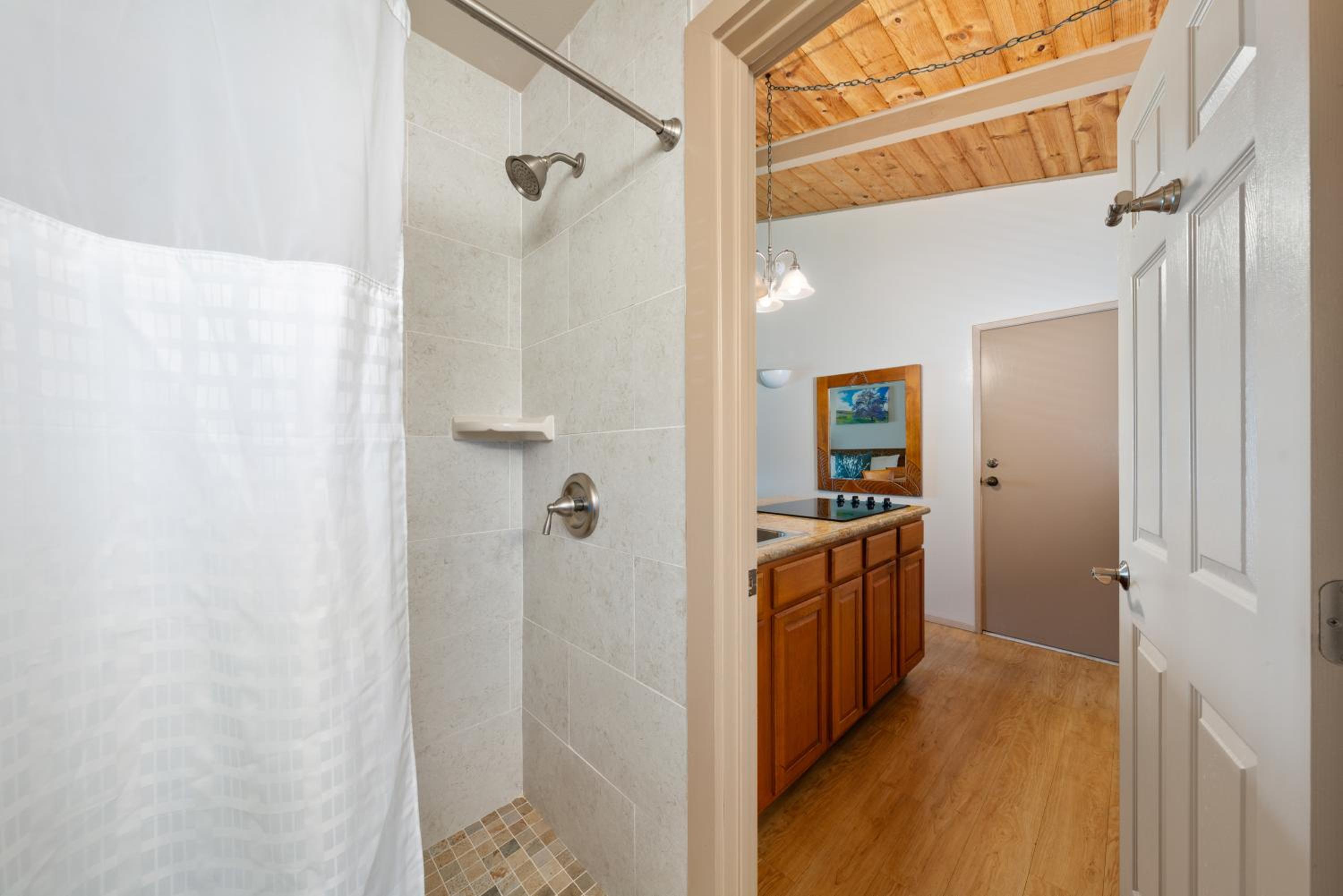 Studio with Kitchenette - Photo 6