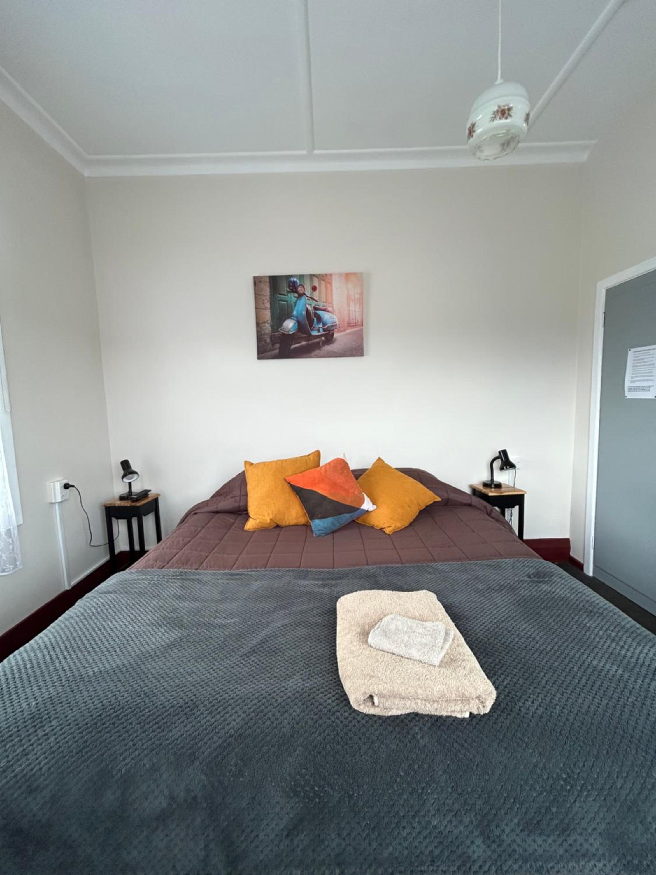 Deluxe Double Room with Shower - Photo 3