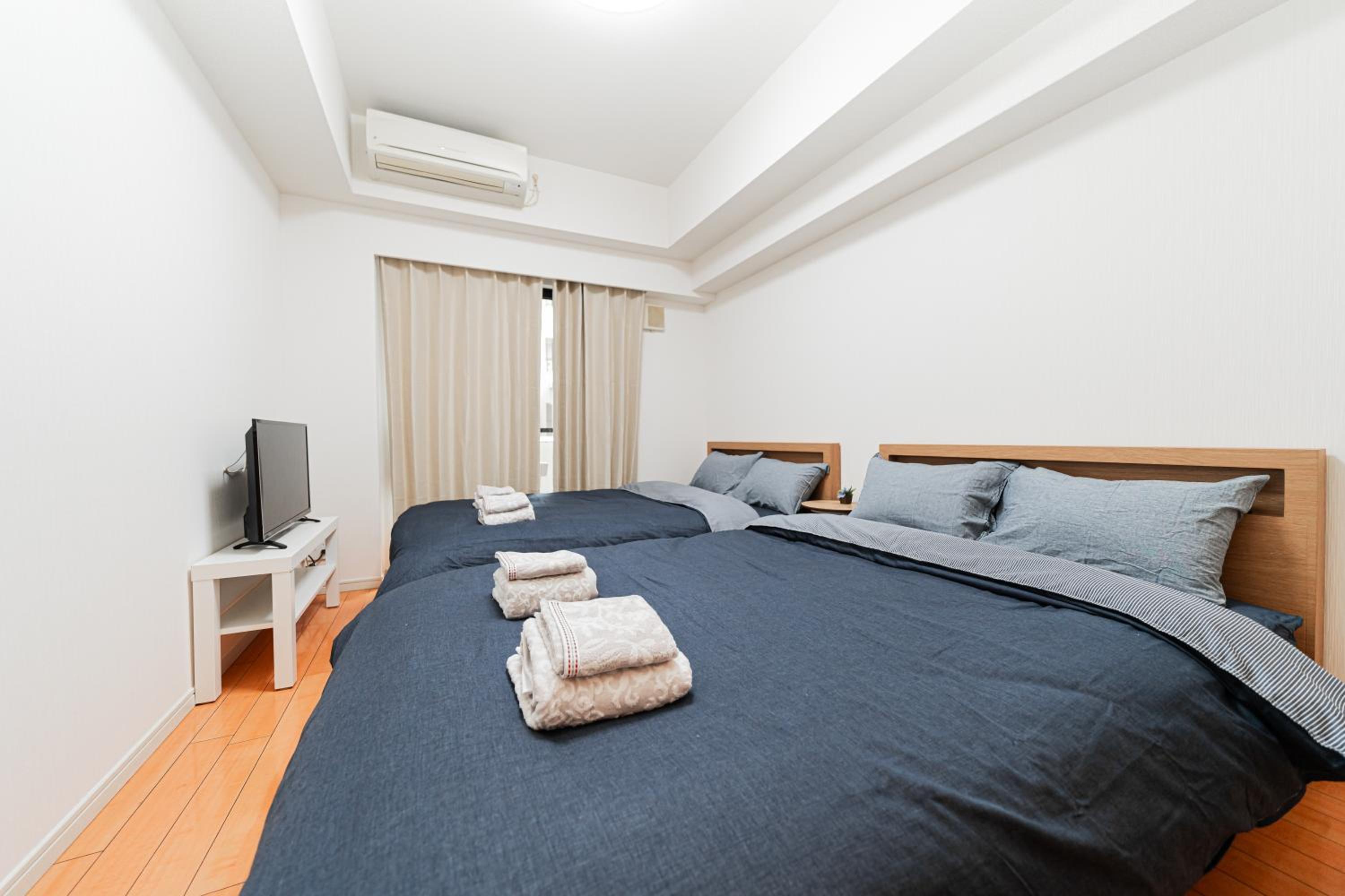 One-Bedroom Apartment with Terrace photo 1
