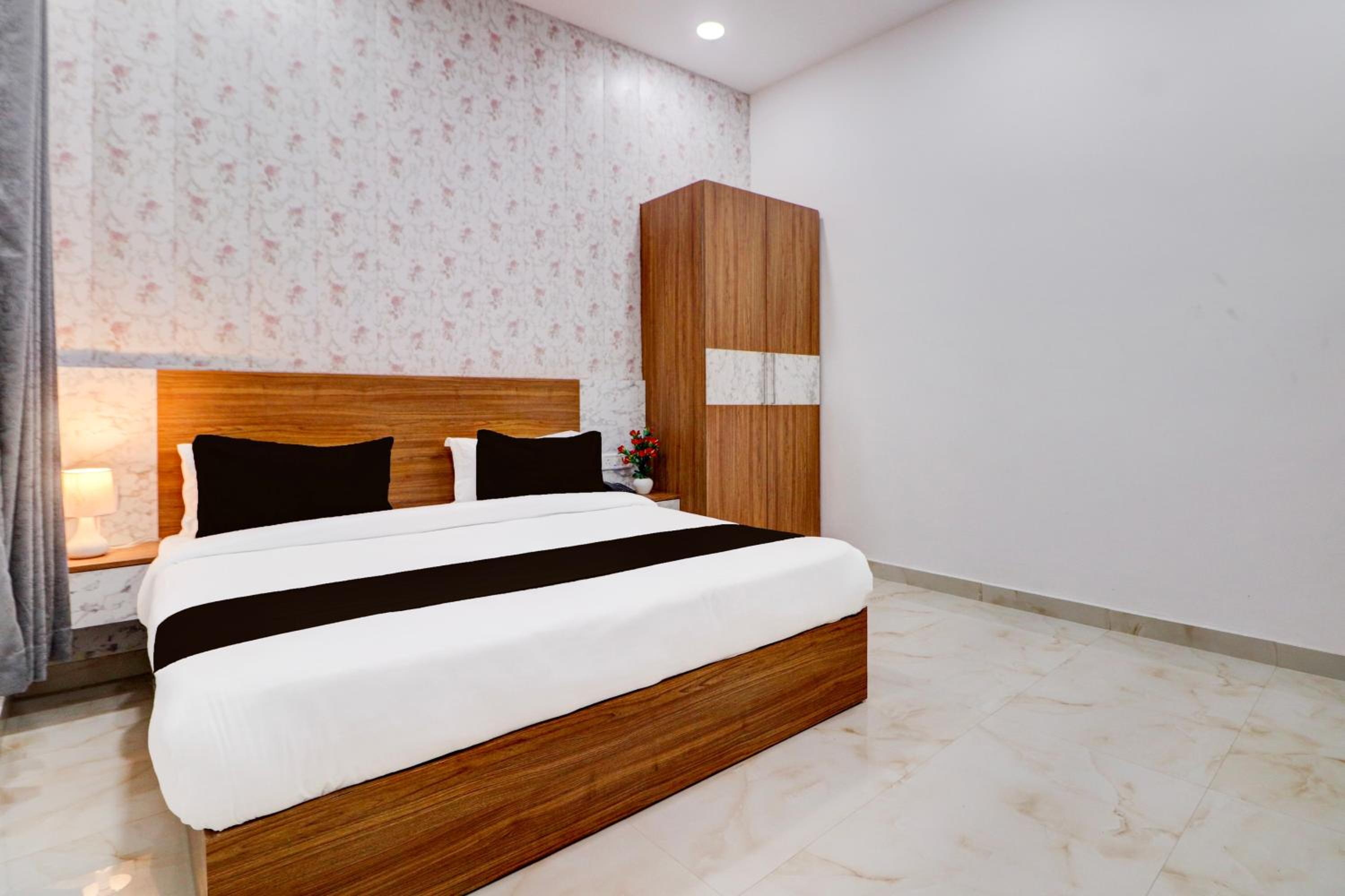 Classic Triple Room photo 2