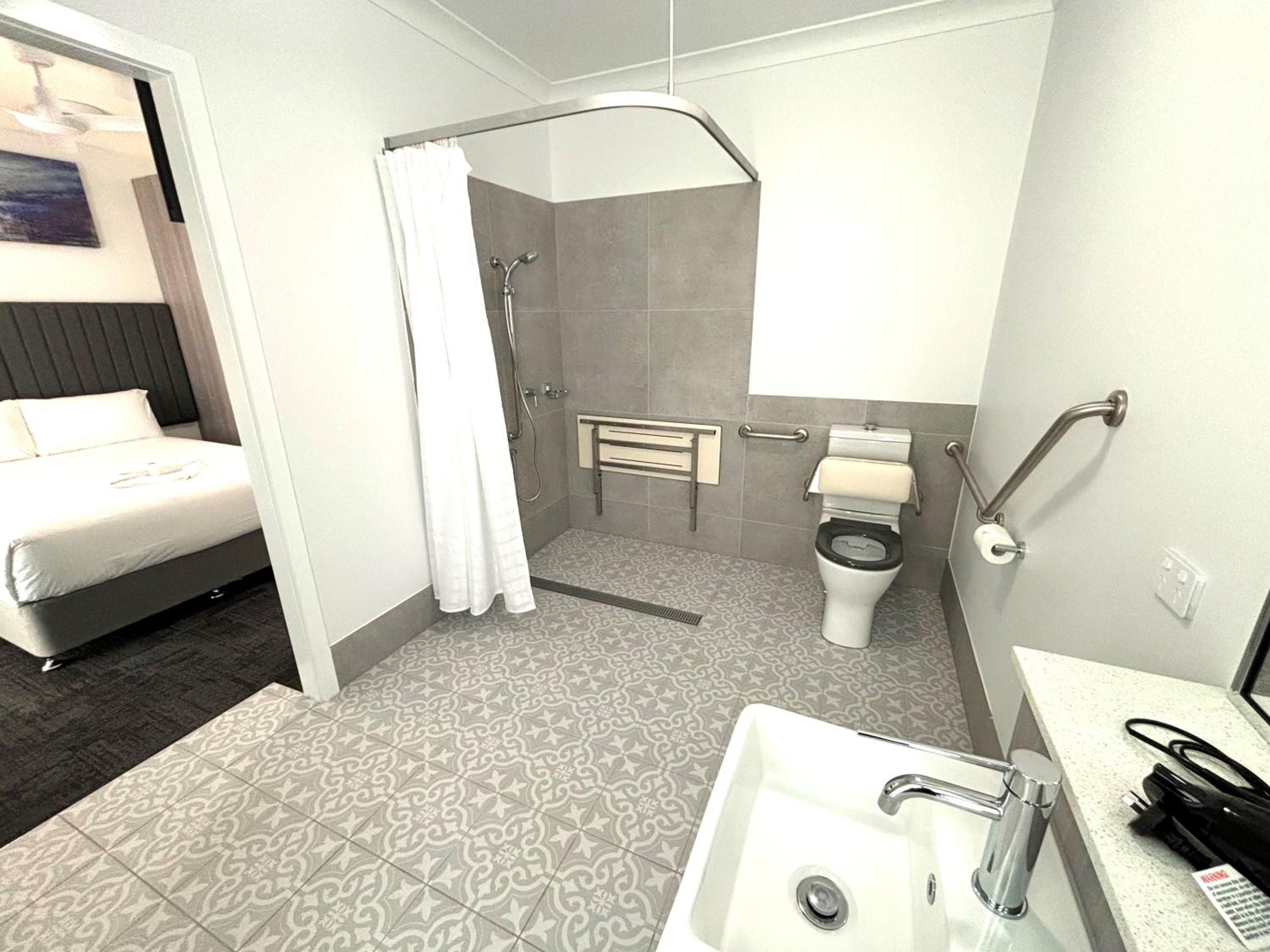 Double Room - Disability Access photo 2
