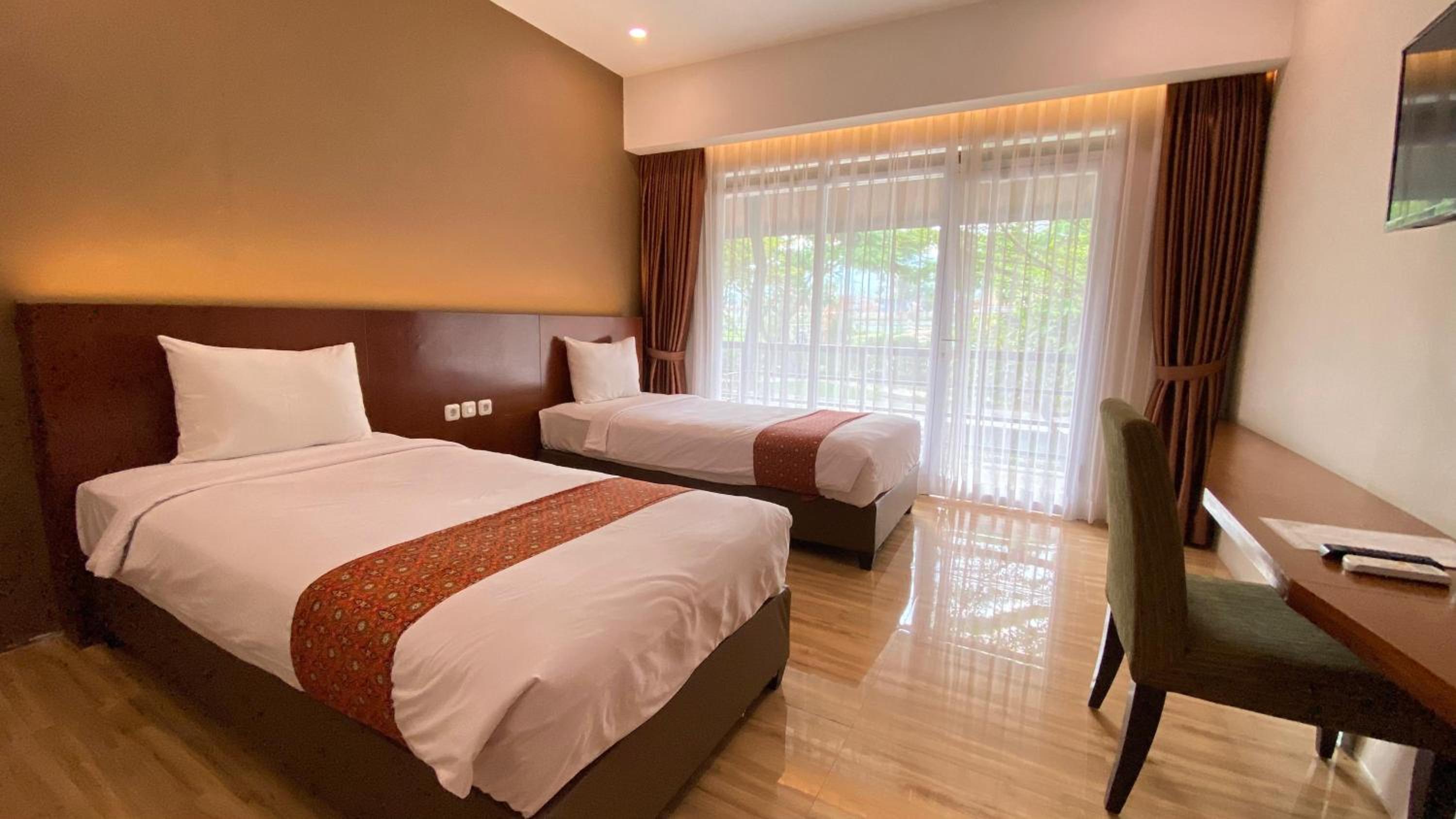 Twin Room with Mountain View