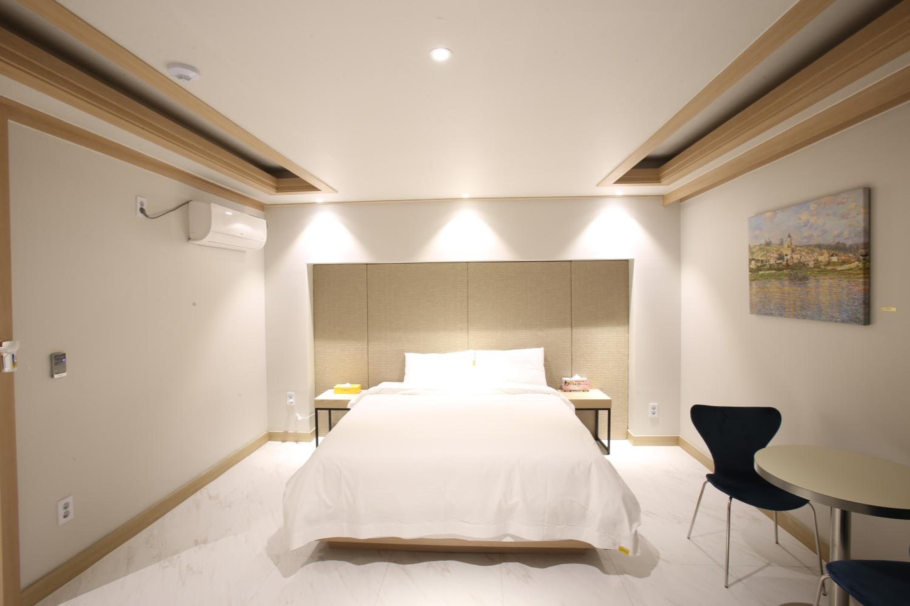 Superior King Suite