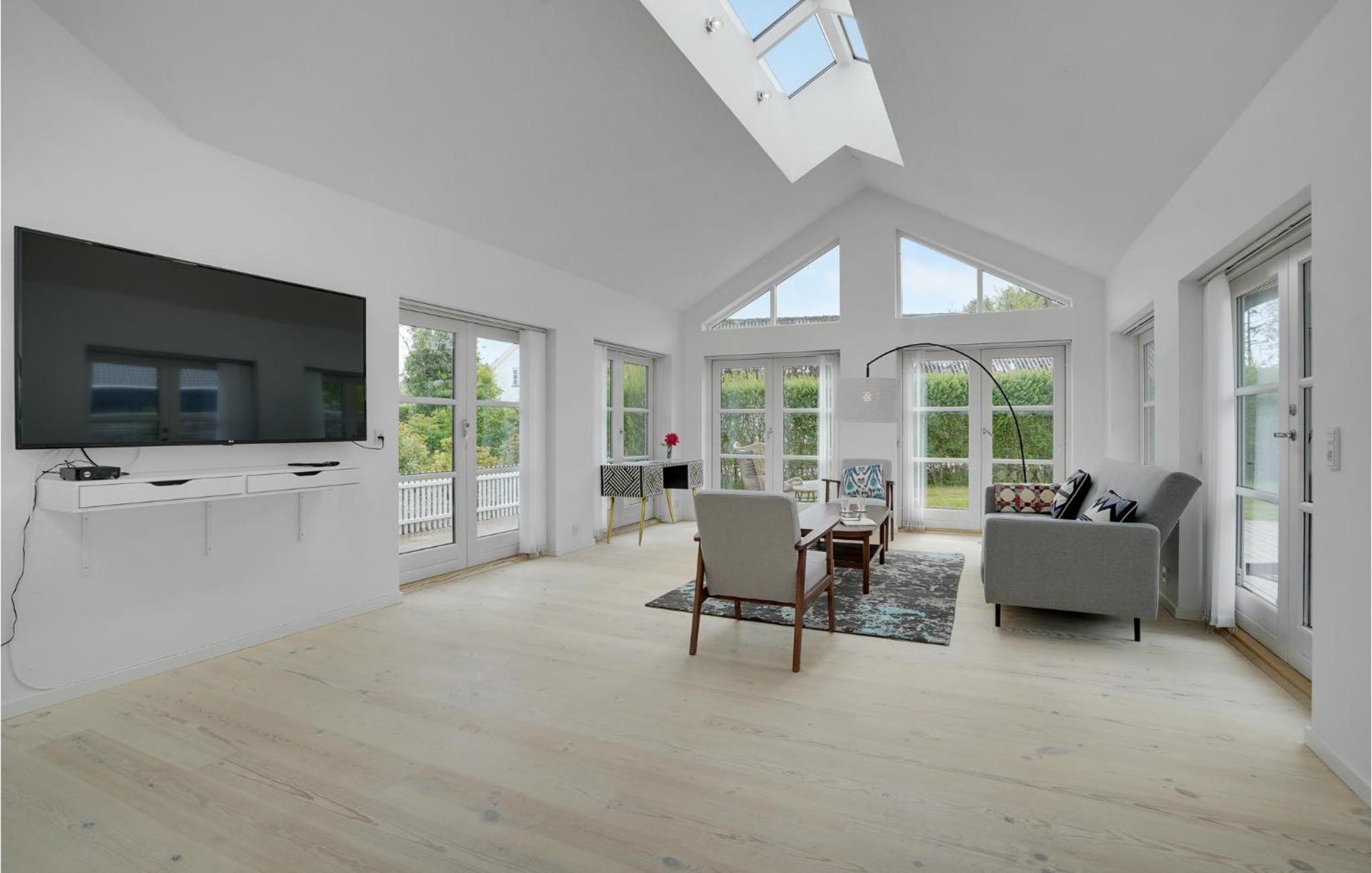 Three-Bedroom Vacation Home photo 2