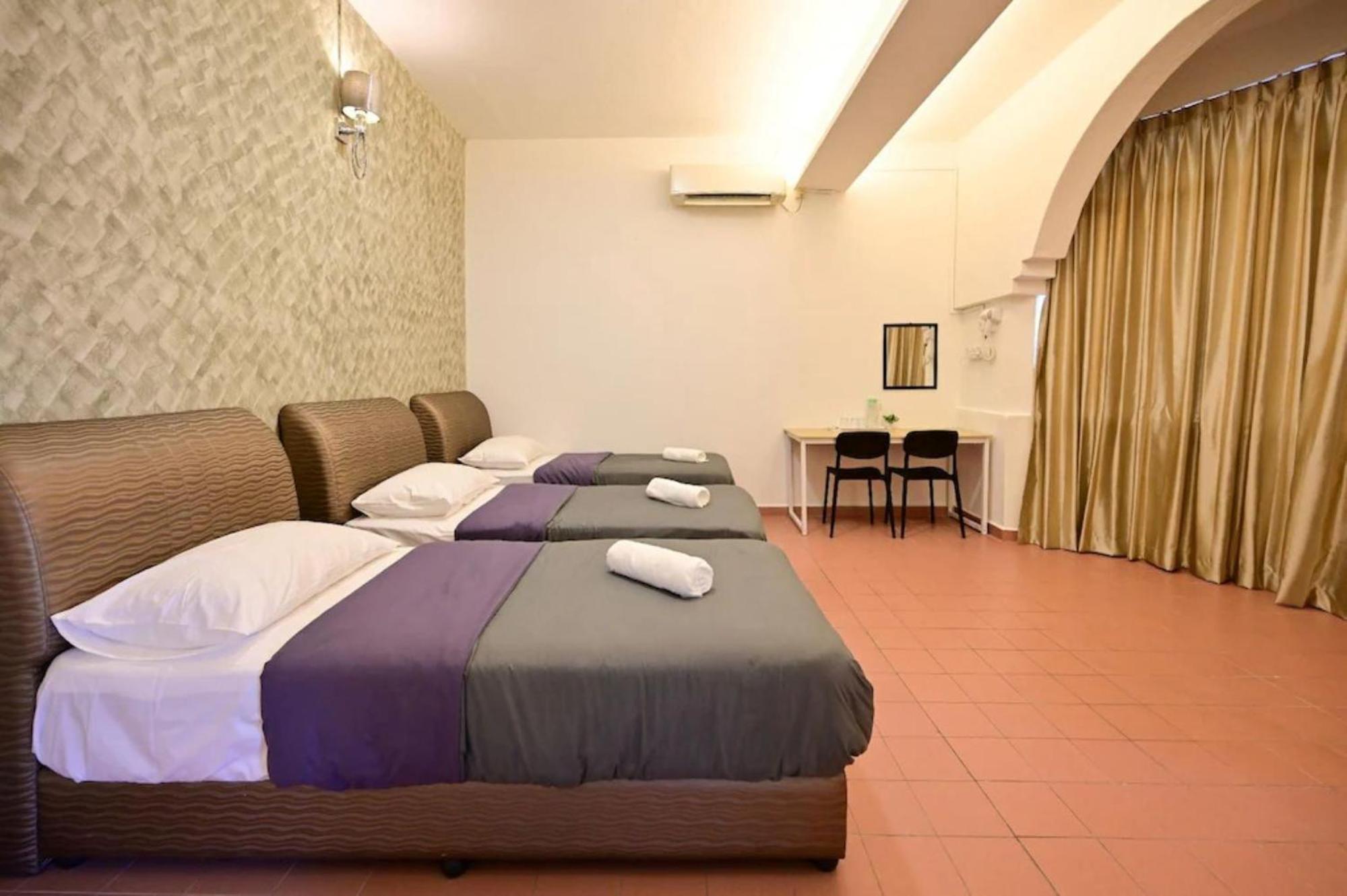 Economy Triple Room photo 1