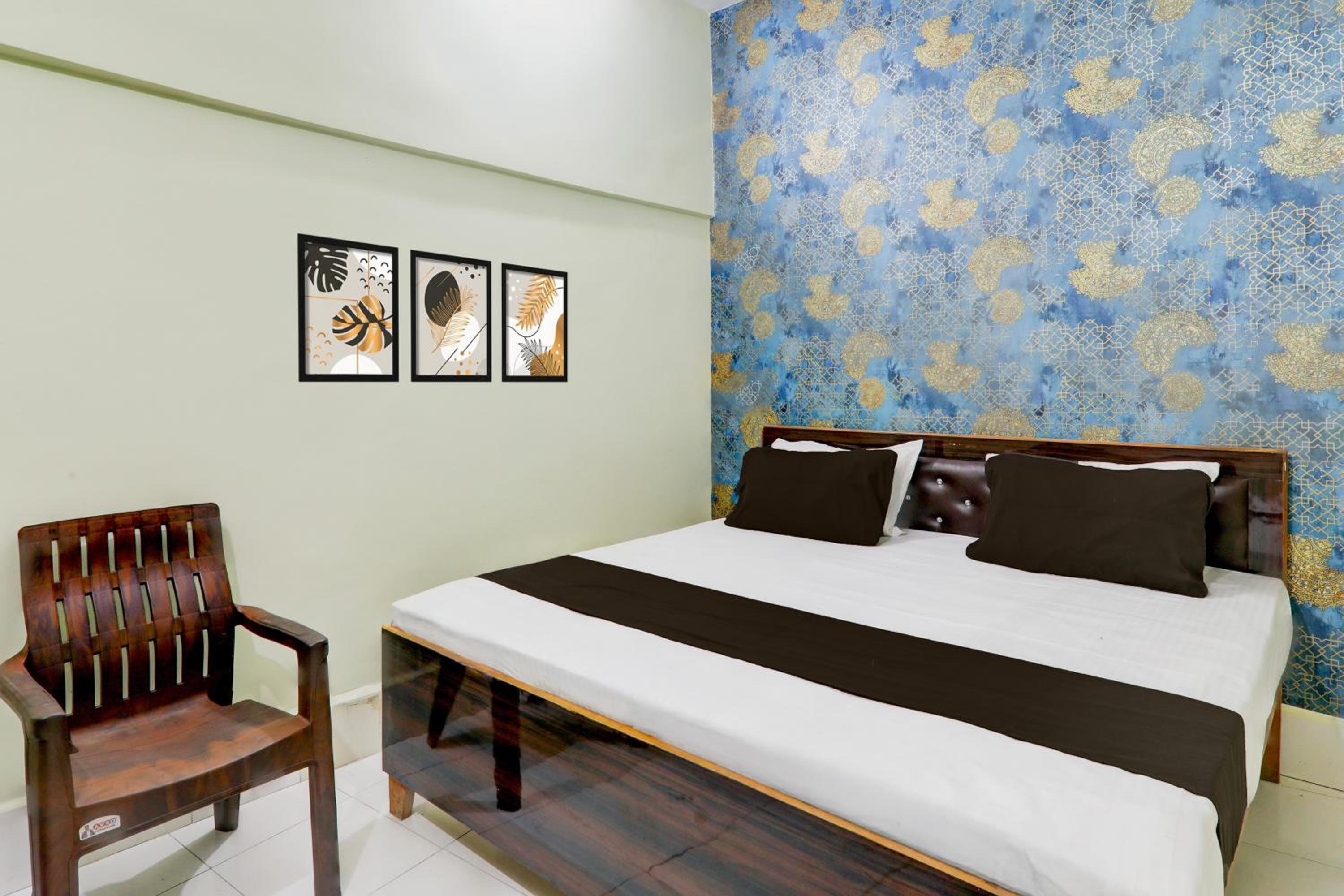 Classic Triple Room photo 2
