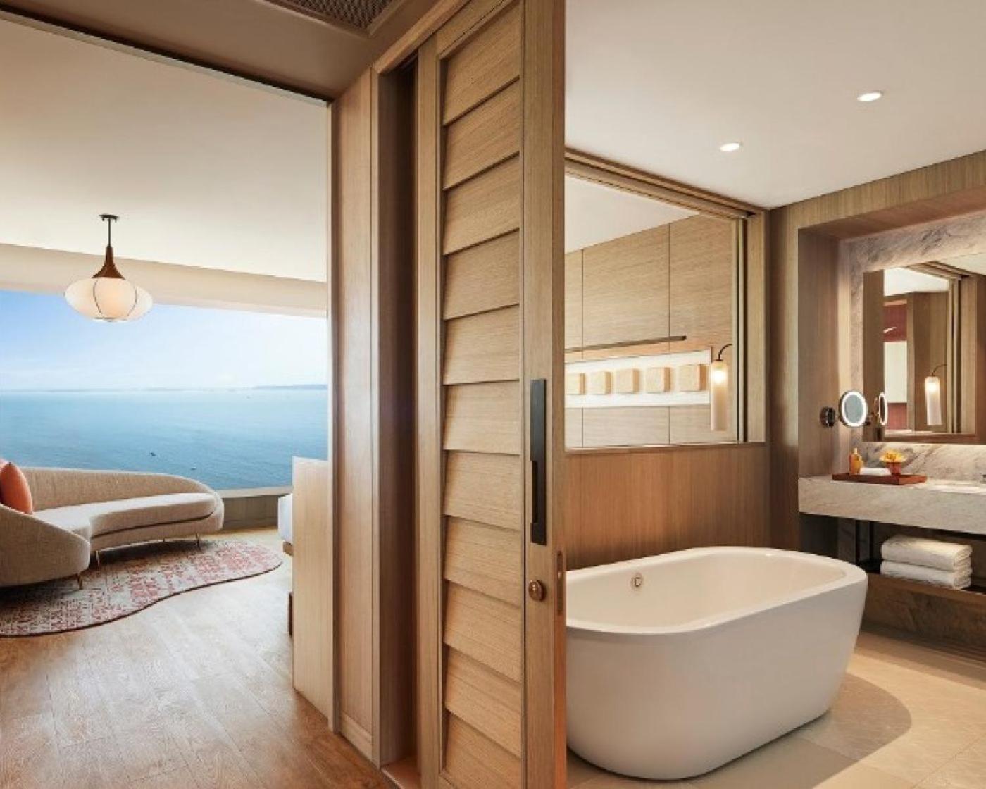 Luxury King Bed Sea View