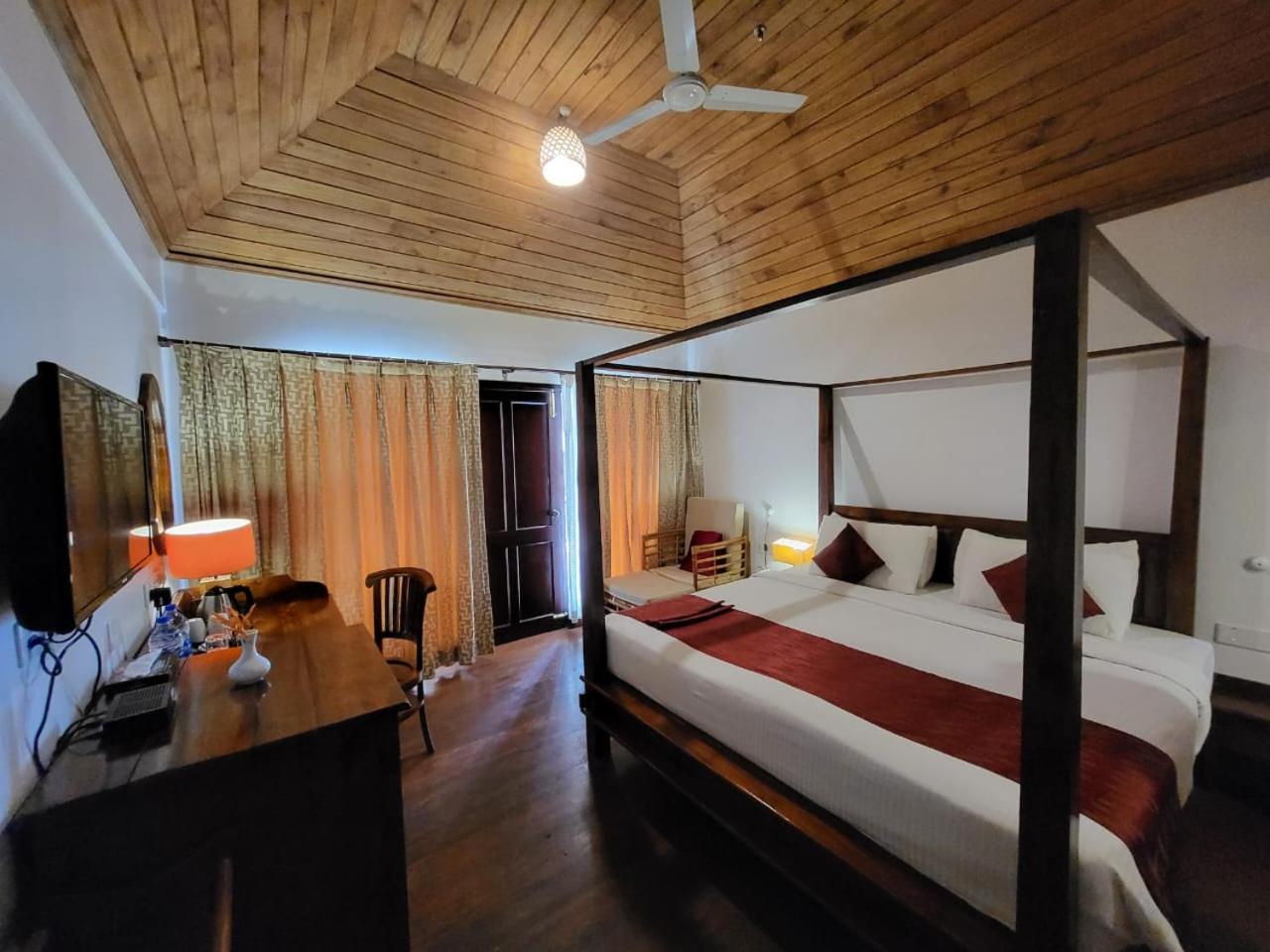 King Room With Lake View photo 2