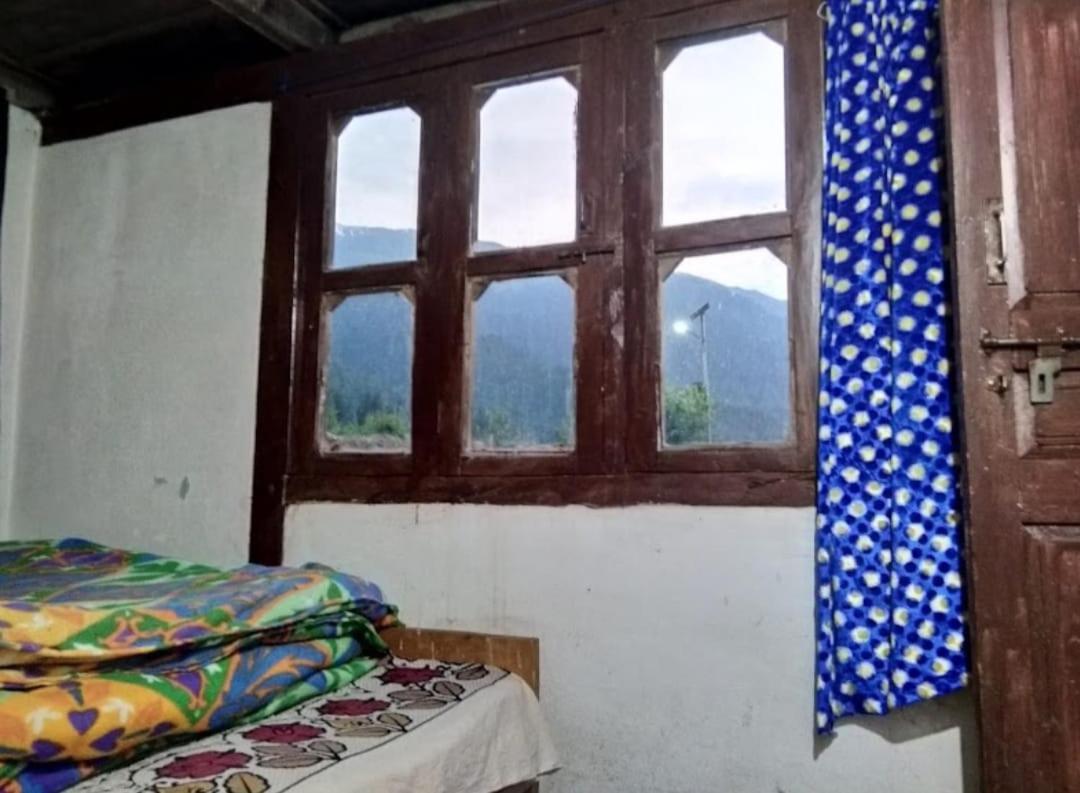 Double Room With Shared Bathroom photo 3