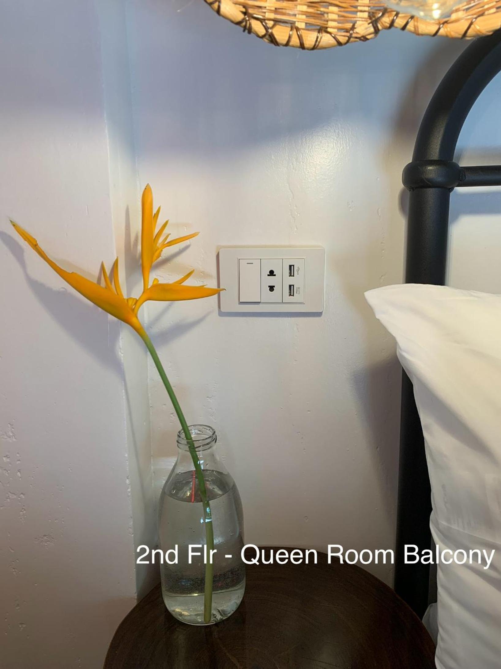 Queen Room with Balcony photo 3