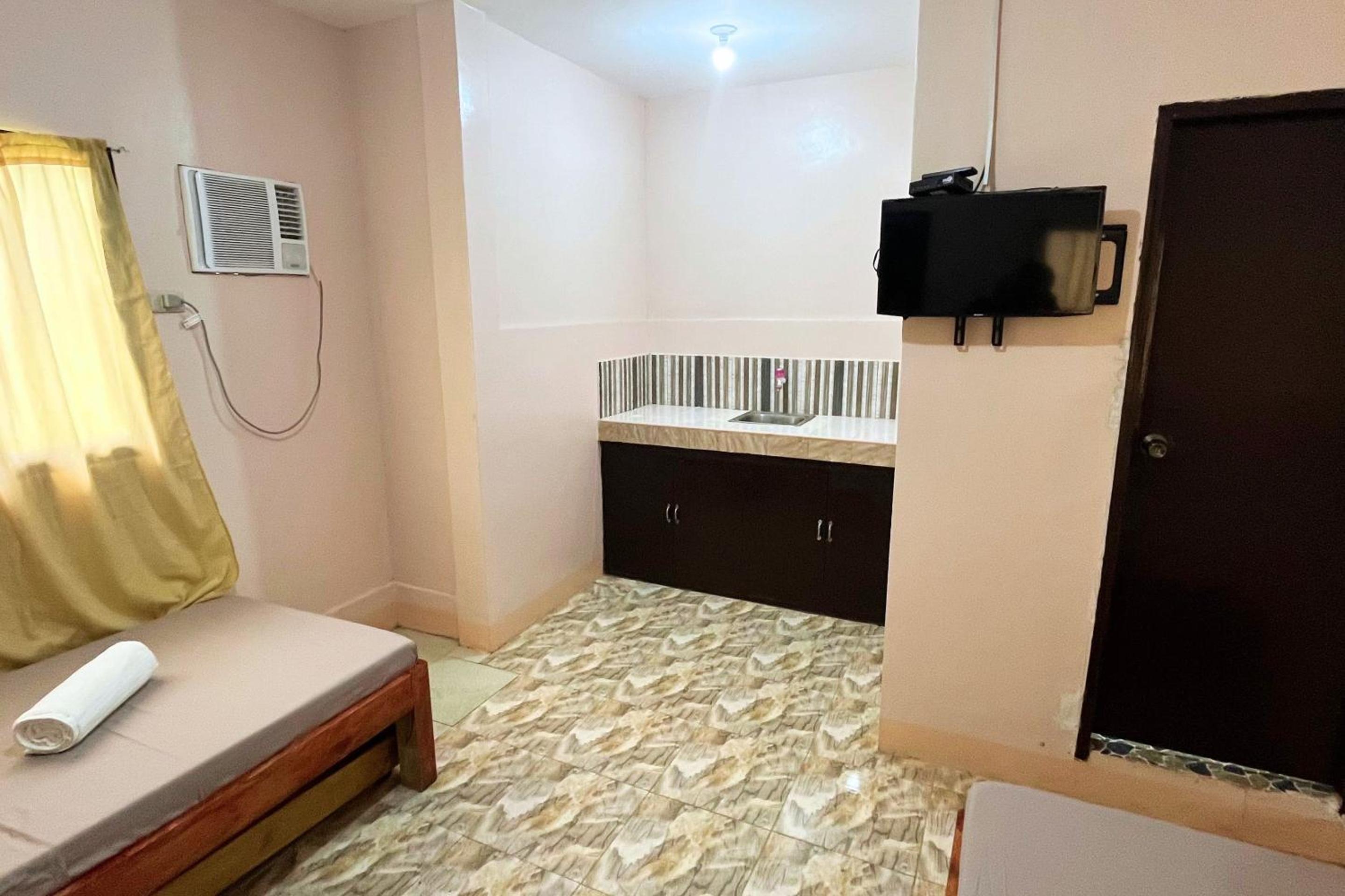 Twin Room - Photo 5