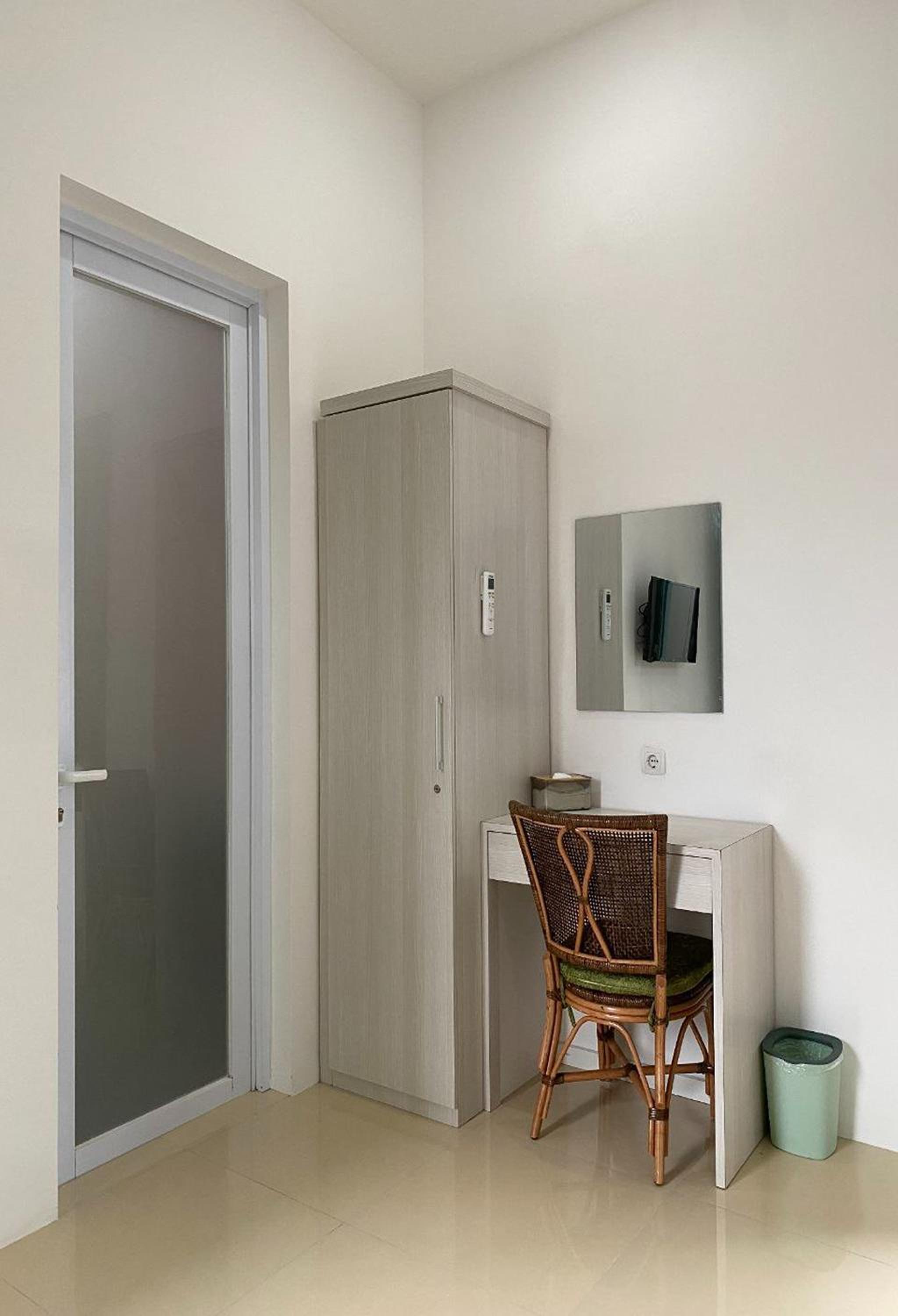 Standard Double or Twin Room - Photo 8