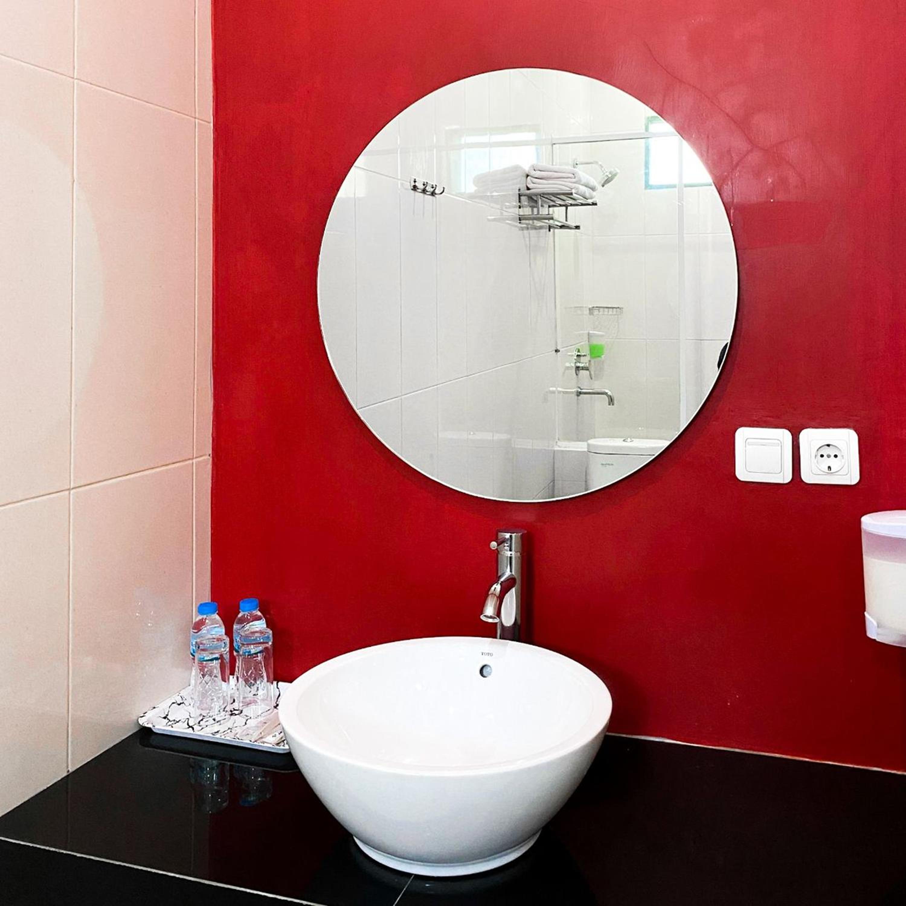 Standard Double or Twin Room - Photo 11