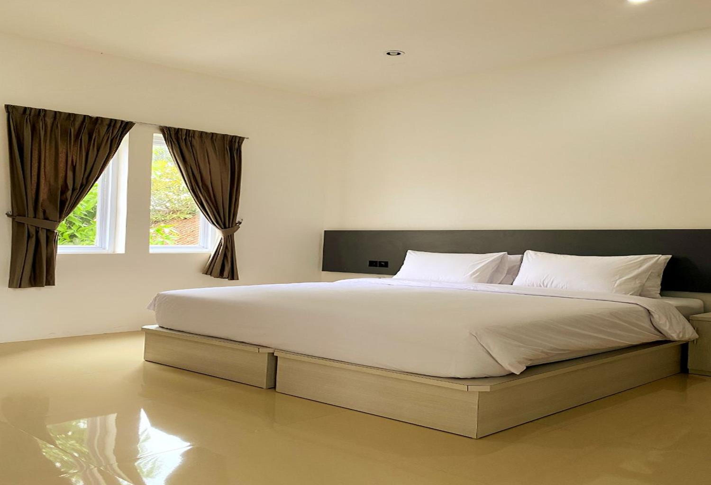 Deluxe Double Room - Photo 11