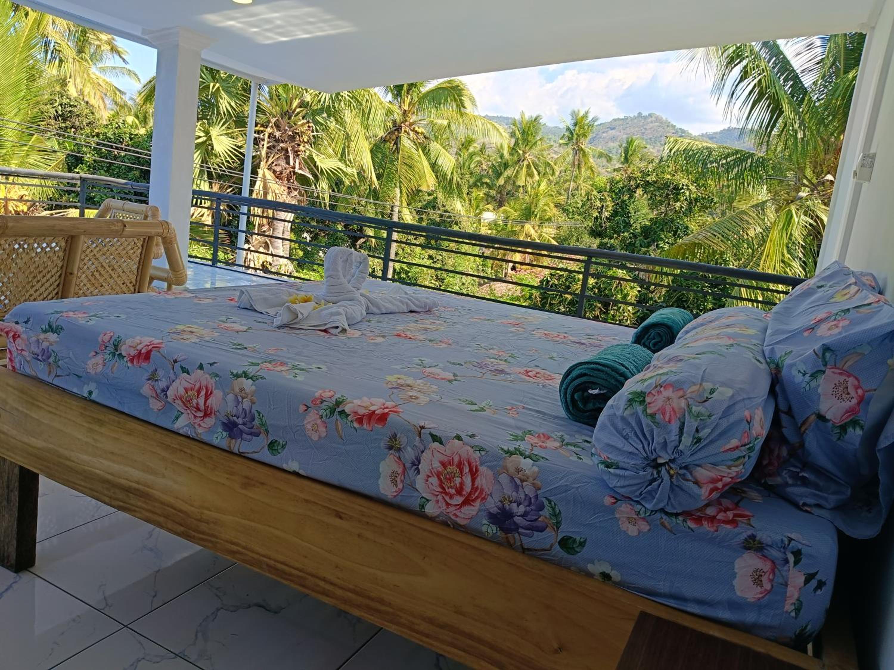 Family Room With Mountain View photo 1