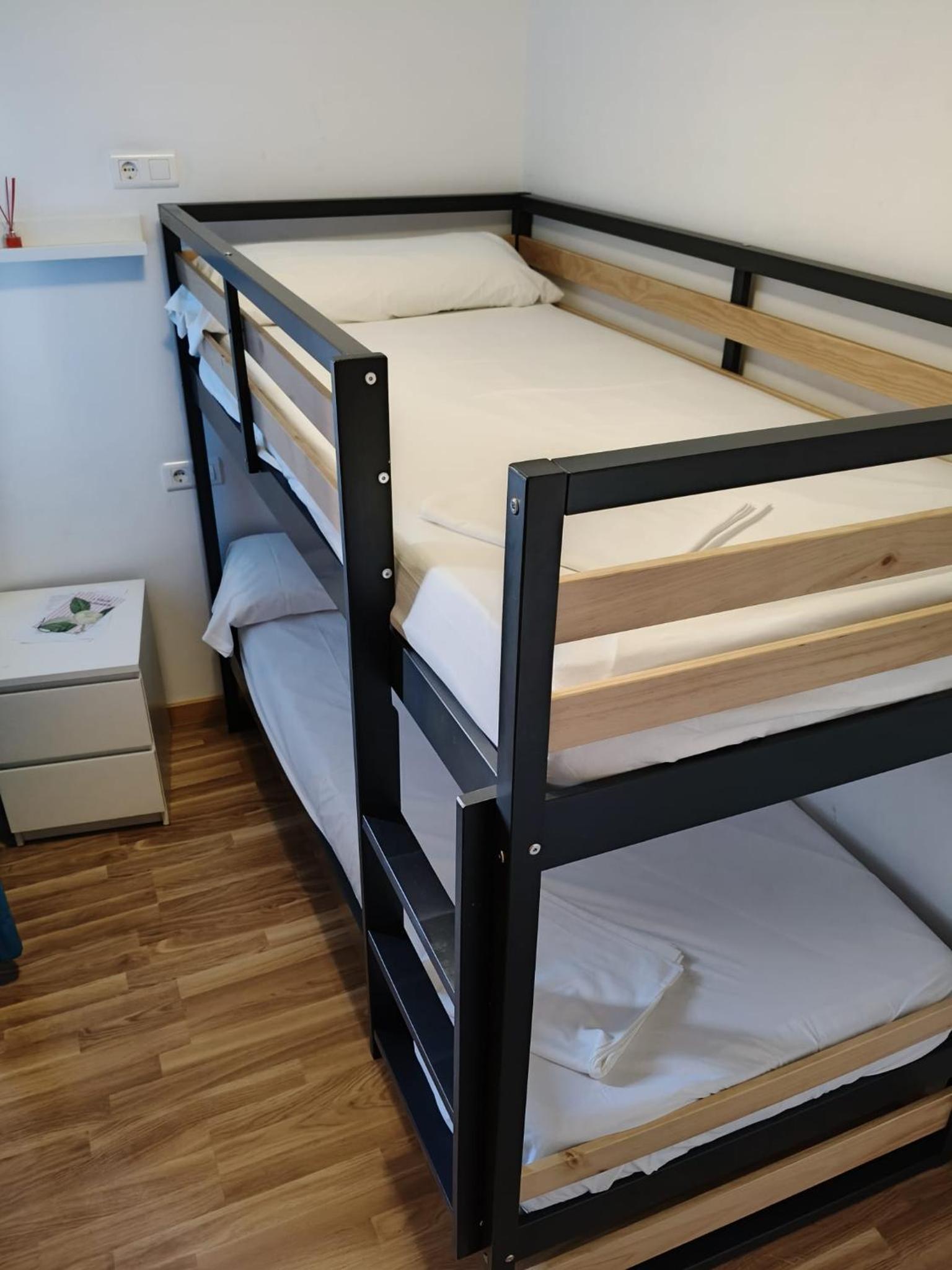 Twin Room with Shared Toilet photo 3