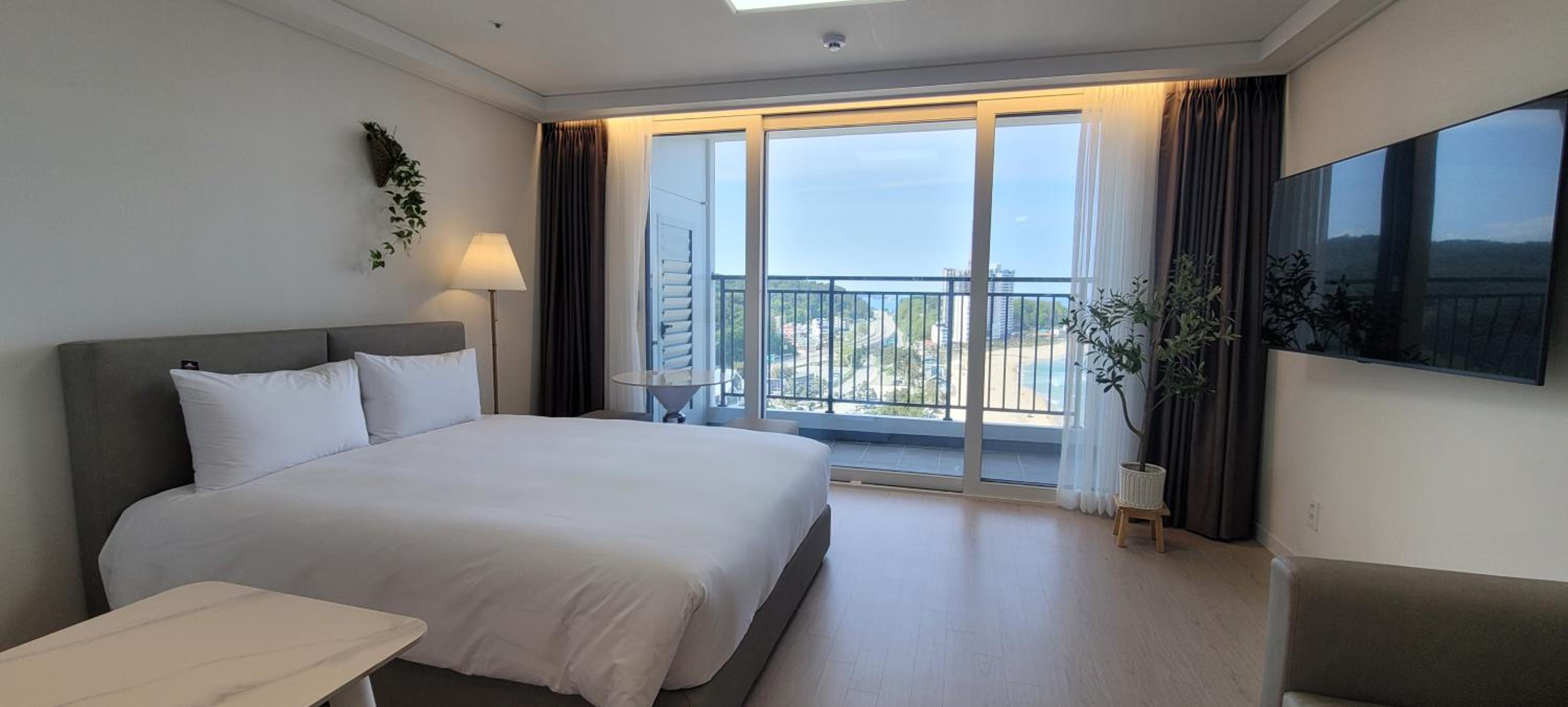 Suite with Sea View - Photo 6